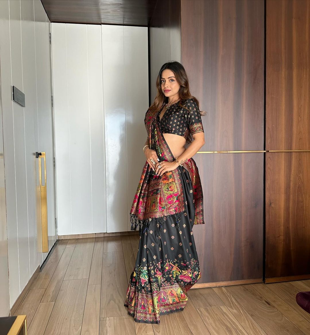 Buy MySilkLove Code Dark Black Kashmiri Woven Banarasi Silk Saree Online