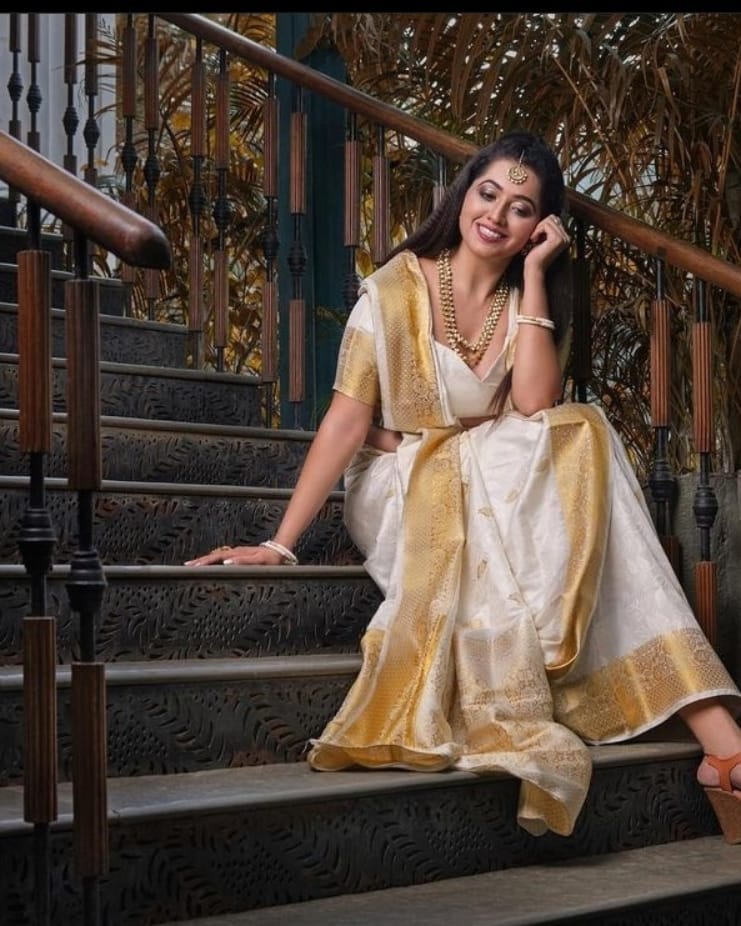 Buy MySilkLove Swiss Coffee White Zari Woven Kanjivaram Saree Online