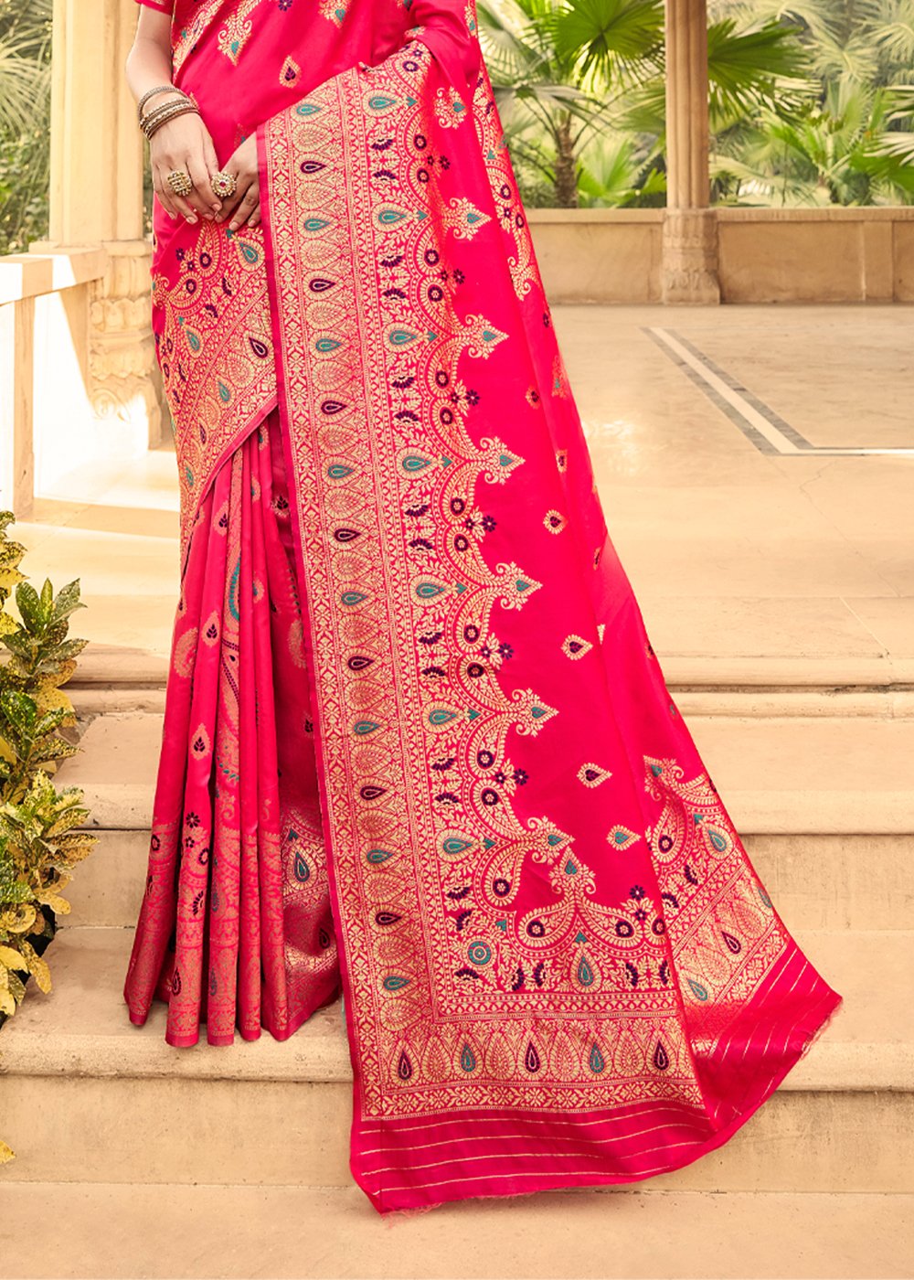 Buy MySilkLove Red Ribbon Pink Zari Woven Banarasi Saree Online