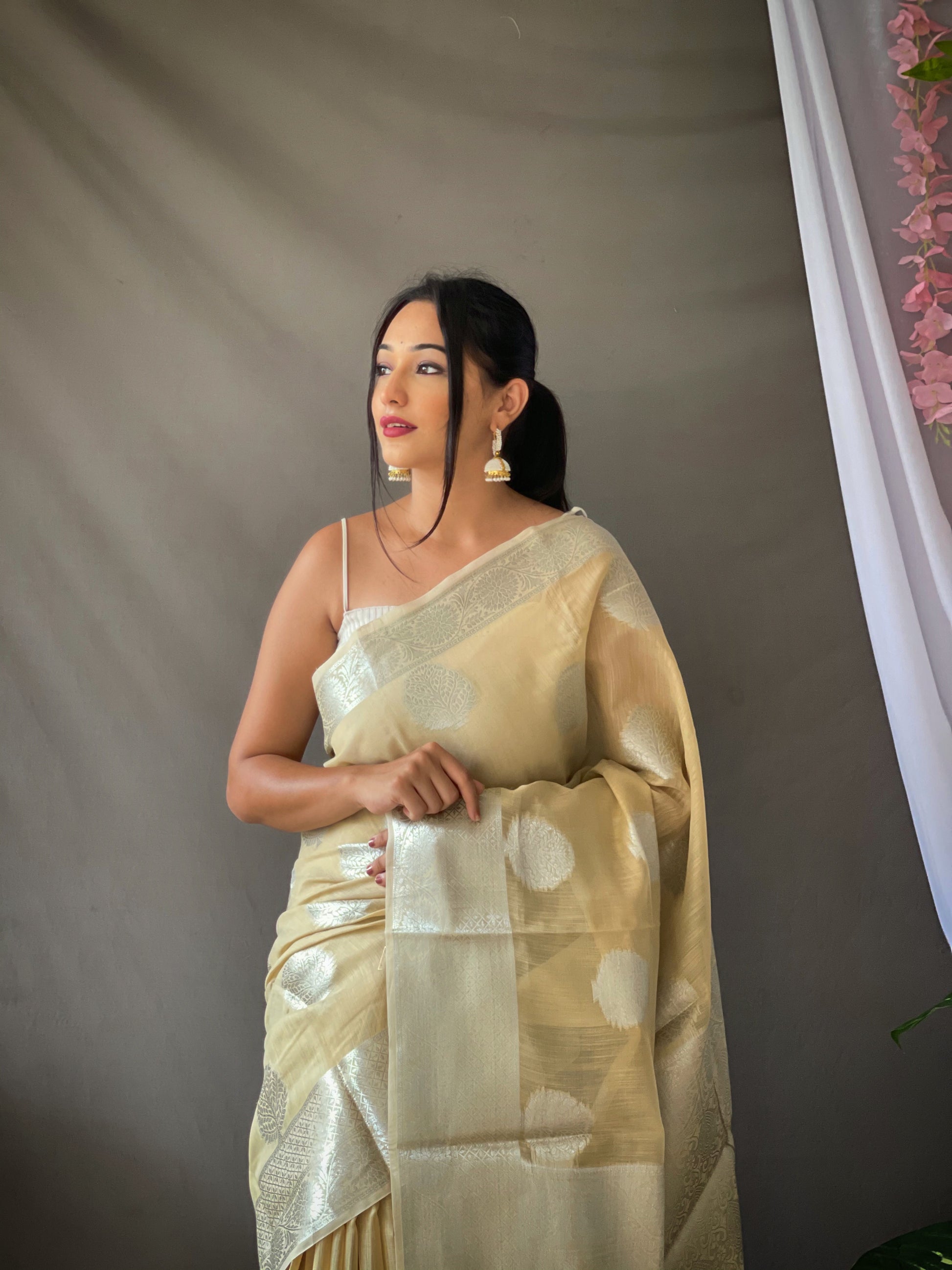 Buy MySilkLove Tusk Cream Linen Silver Zari Woven Saree Online