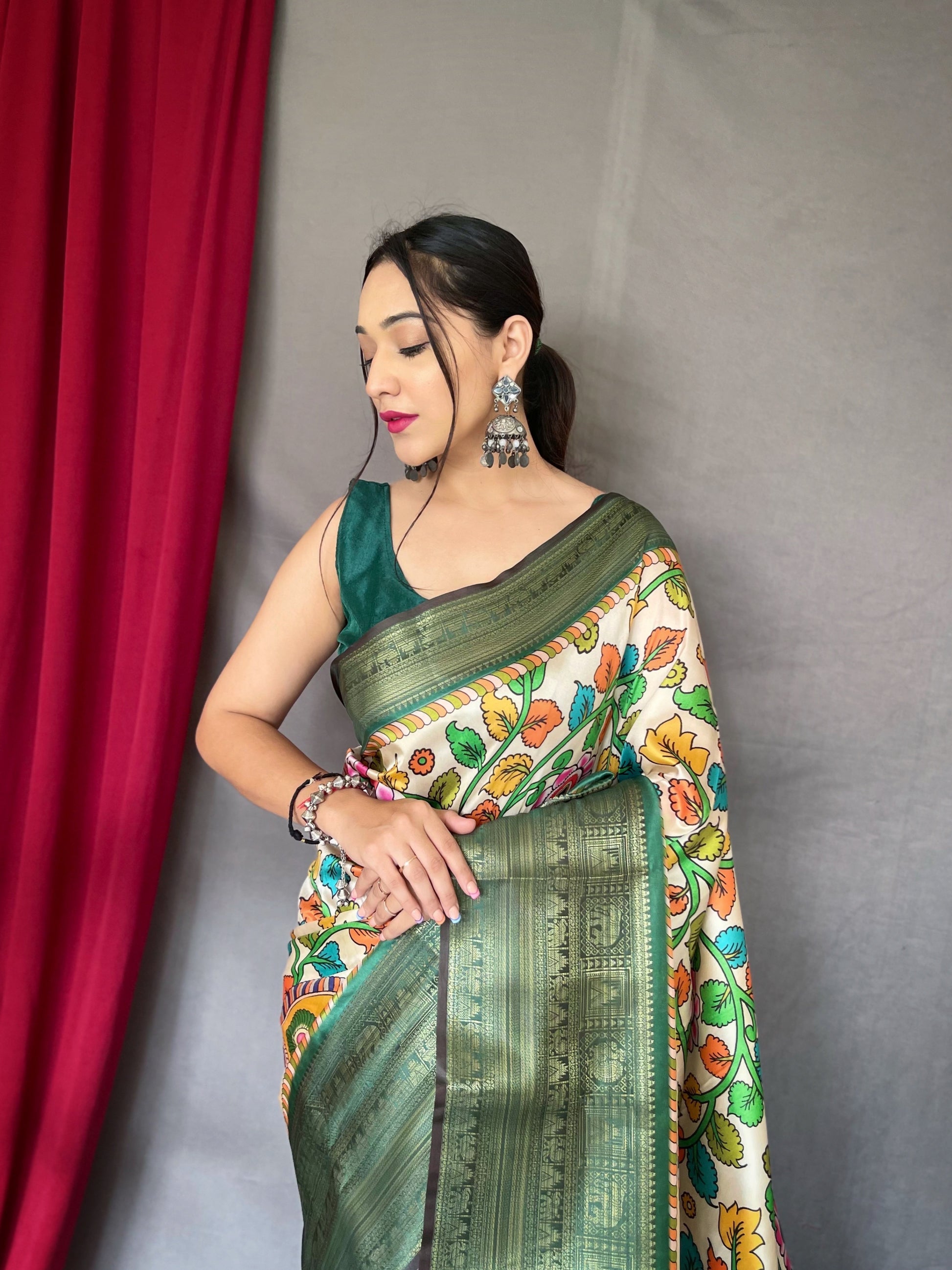 Buy MySilkLove Schist Green Kalamkari Gala Printed Saree Online