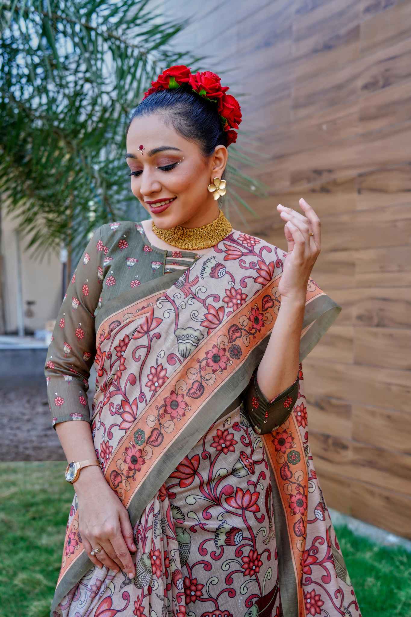 Buy MySilkLove Mountain Mist Grey Cotton Kalamkari Printed Saree Online