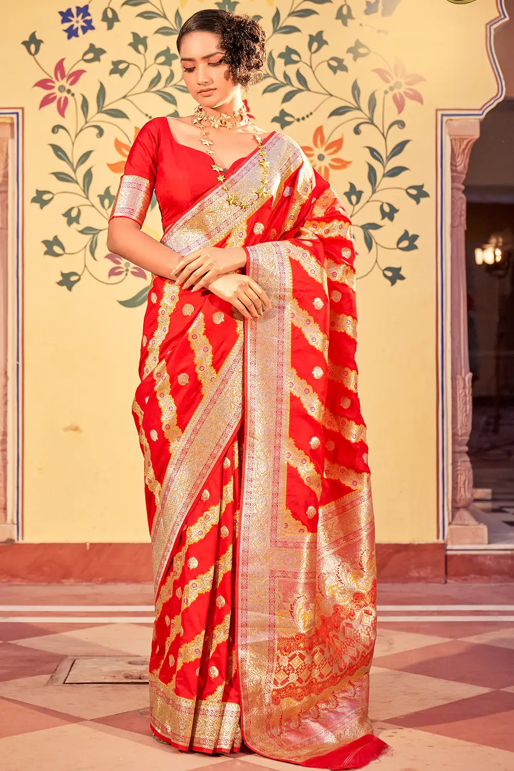 Buy MySilkLove Outrageous Red Woven Zari Banarasi Silk Saree Online