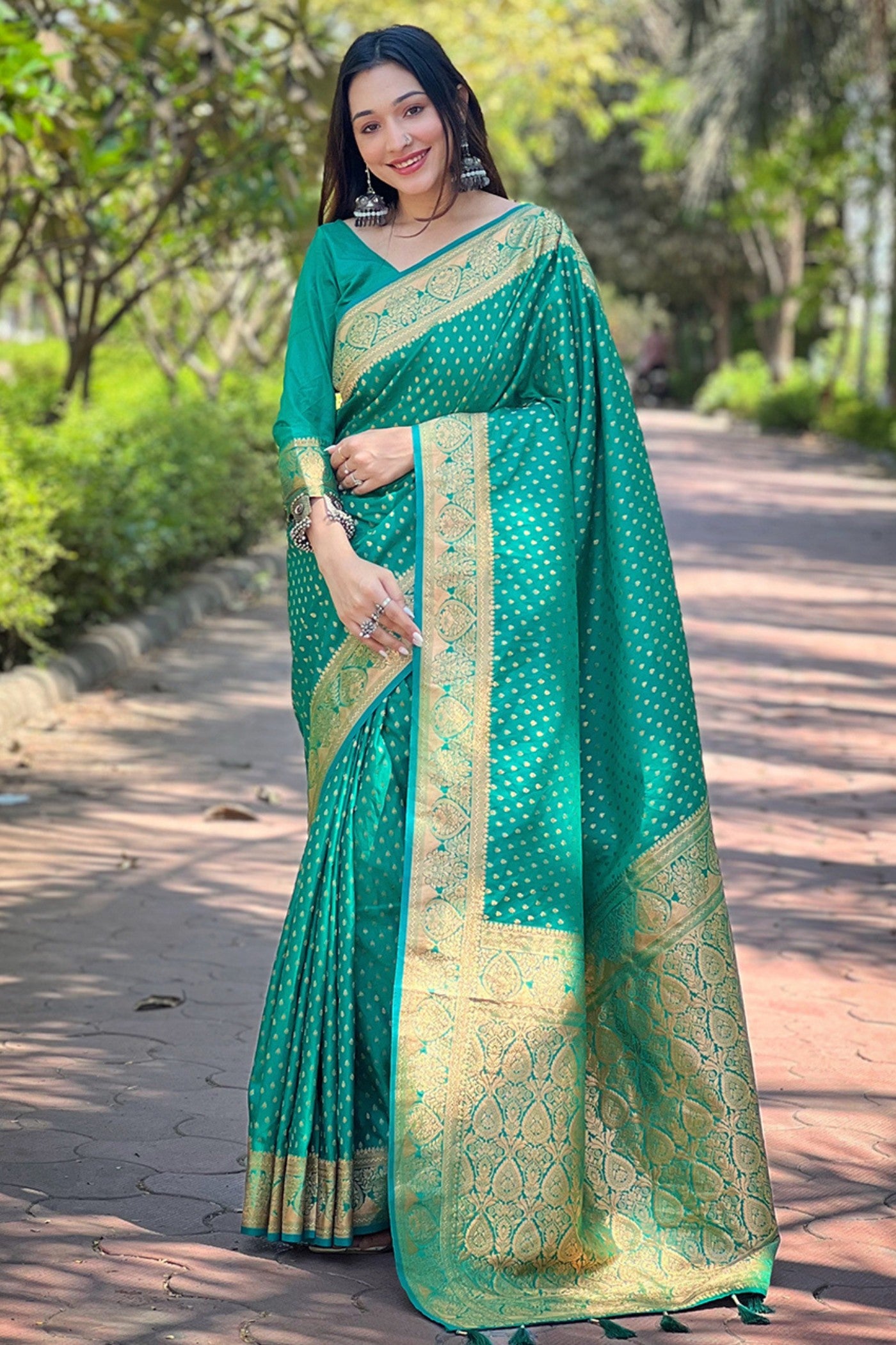 Buy MySilkLove Genoa Green Zari Woven Banarasi Saree Online