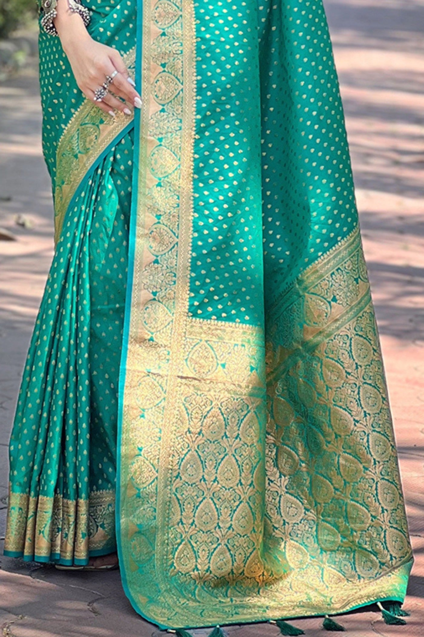 Buy MySilkLove Genoa Green Zari Woven Banarasi Saree Online