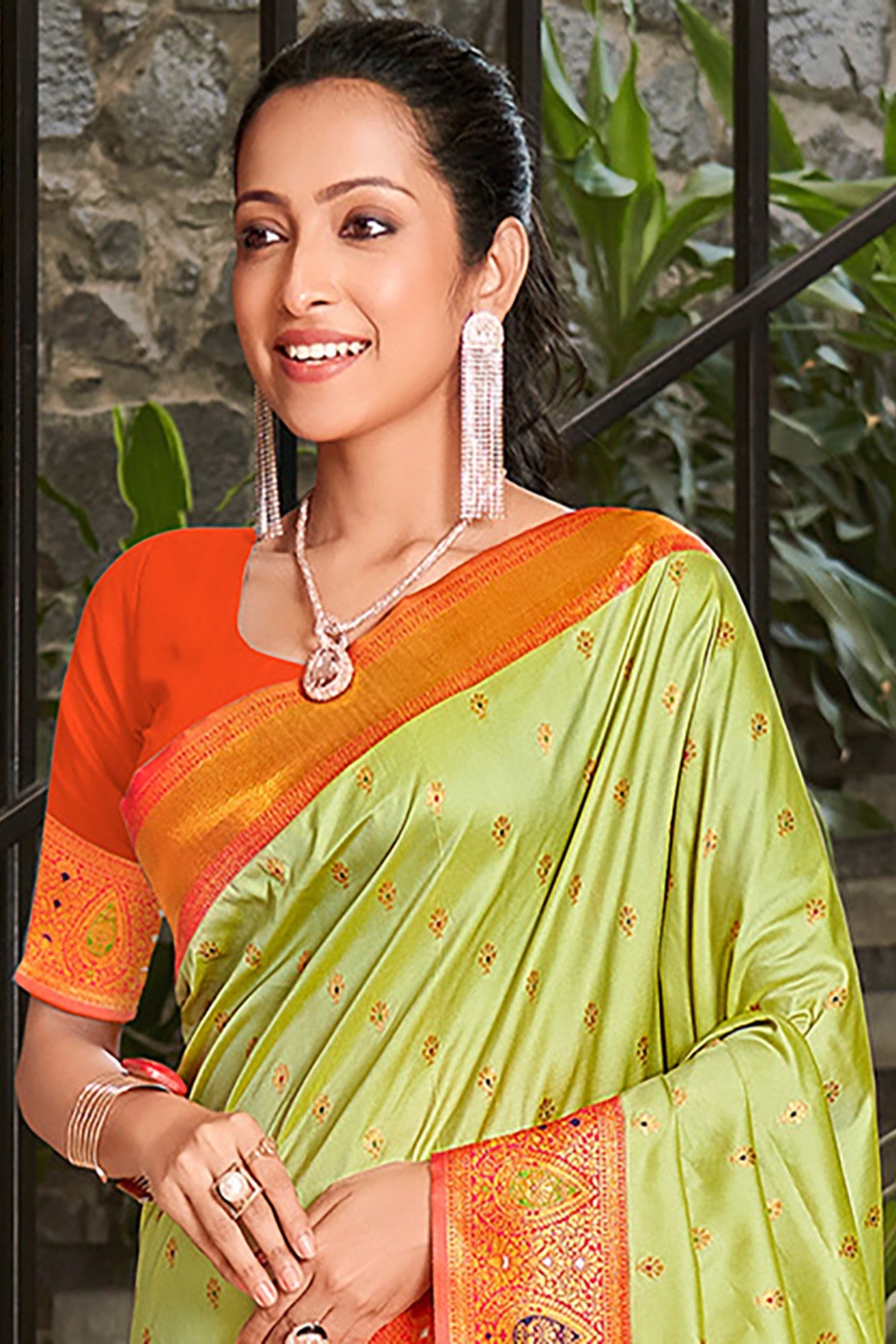 Buy MySilkLove Tacha Green Woven Banarasi Saree Online