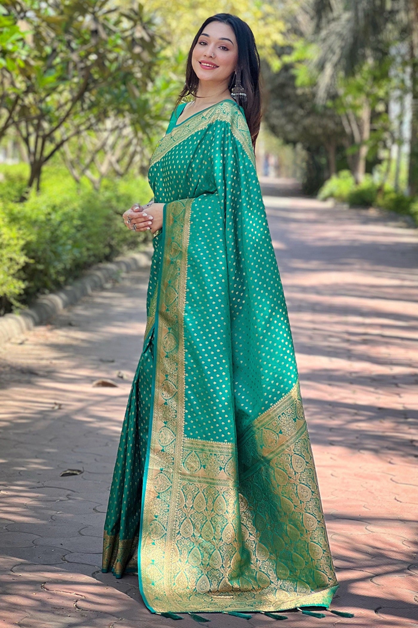 Buy MySilkLove Genoa Green Zari Woven Banarasi Saree Online