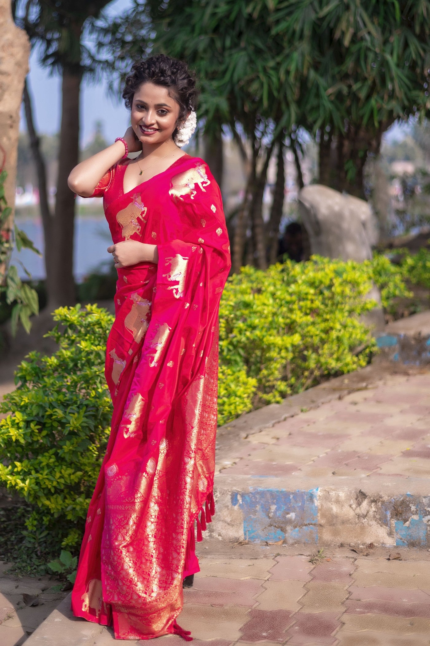 Buy MySilkLove Hot Pink Woven Banarasi Saree Online