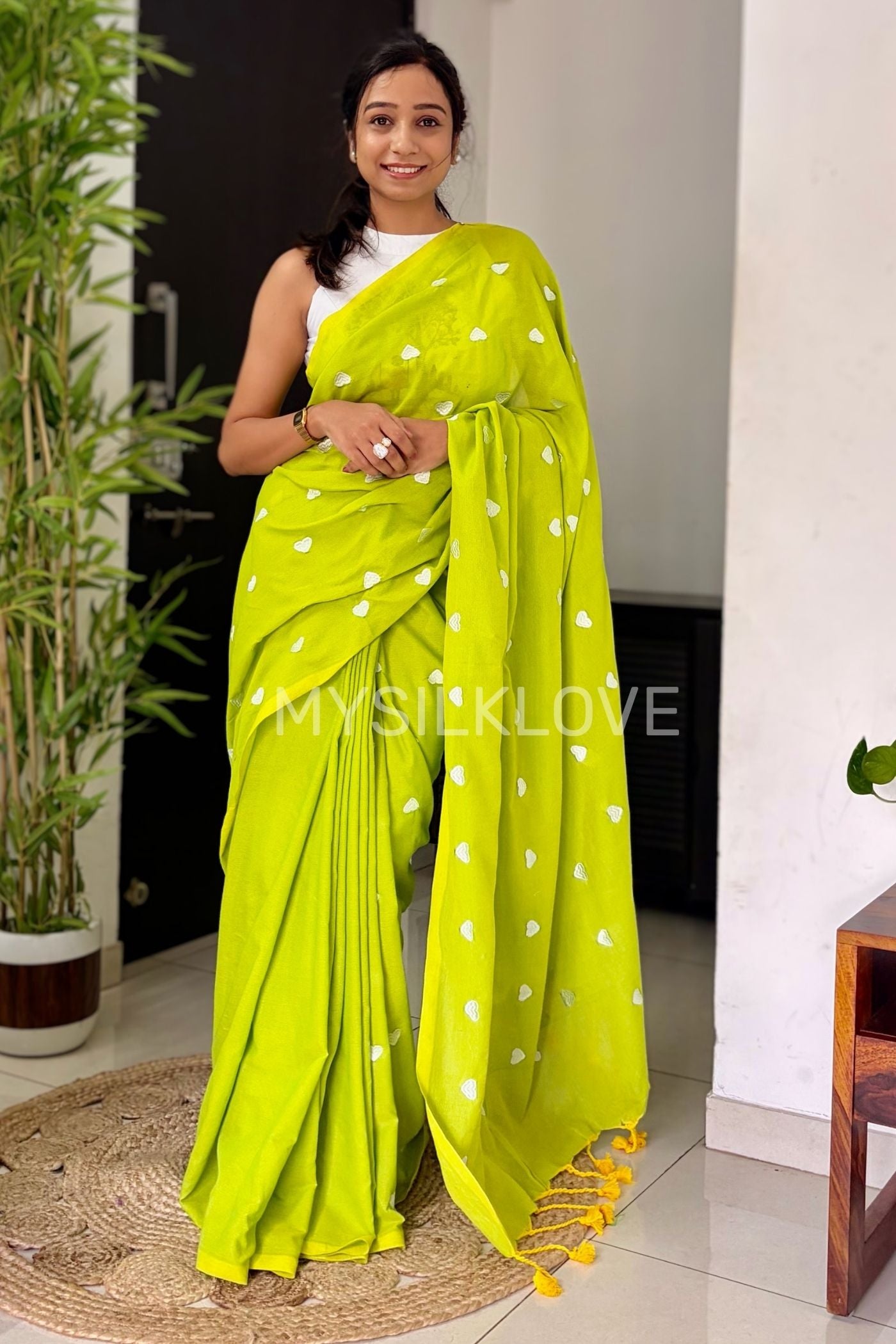 Buy MySilkLove Parrot Green Mul cotton Heart Thread Woven Saree Without Blouse Online