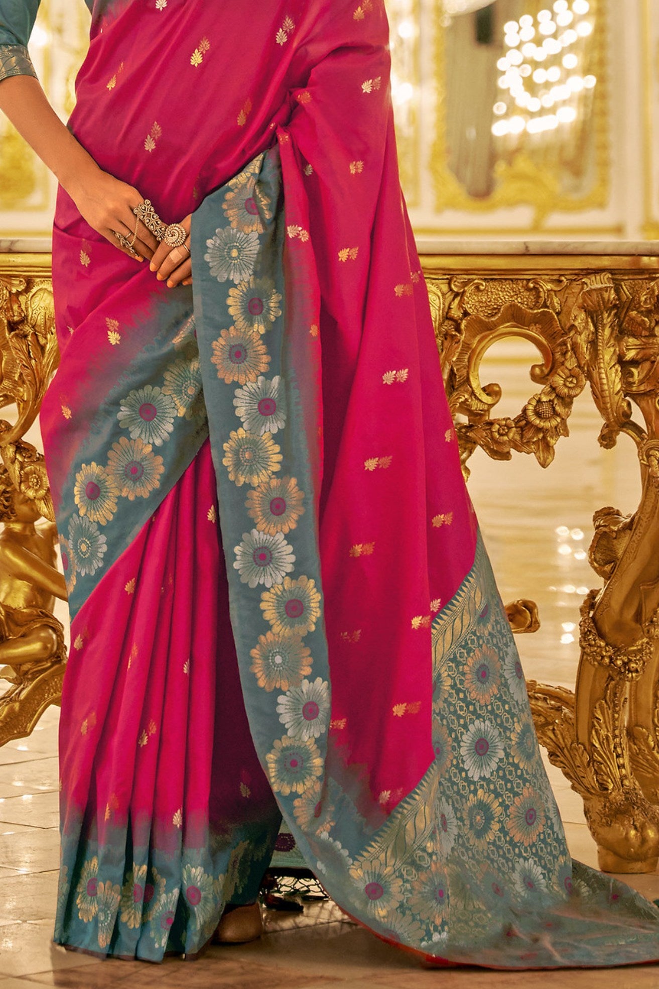 Buy MySilkLove Dingy Dungeon Pink Woven Banarasi Saree Online