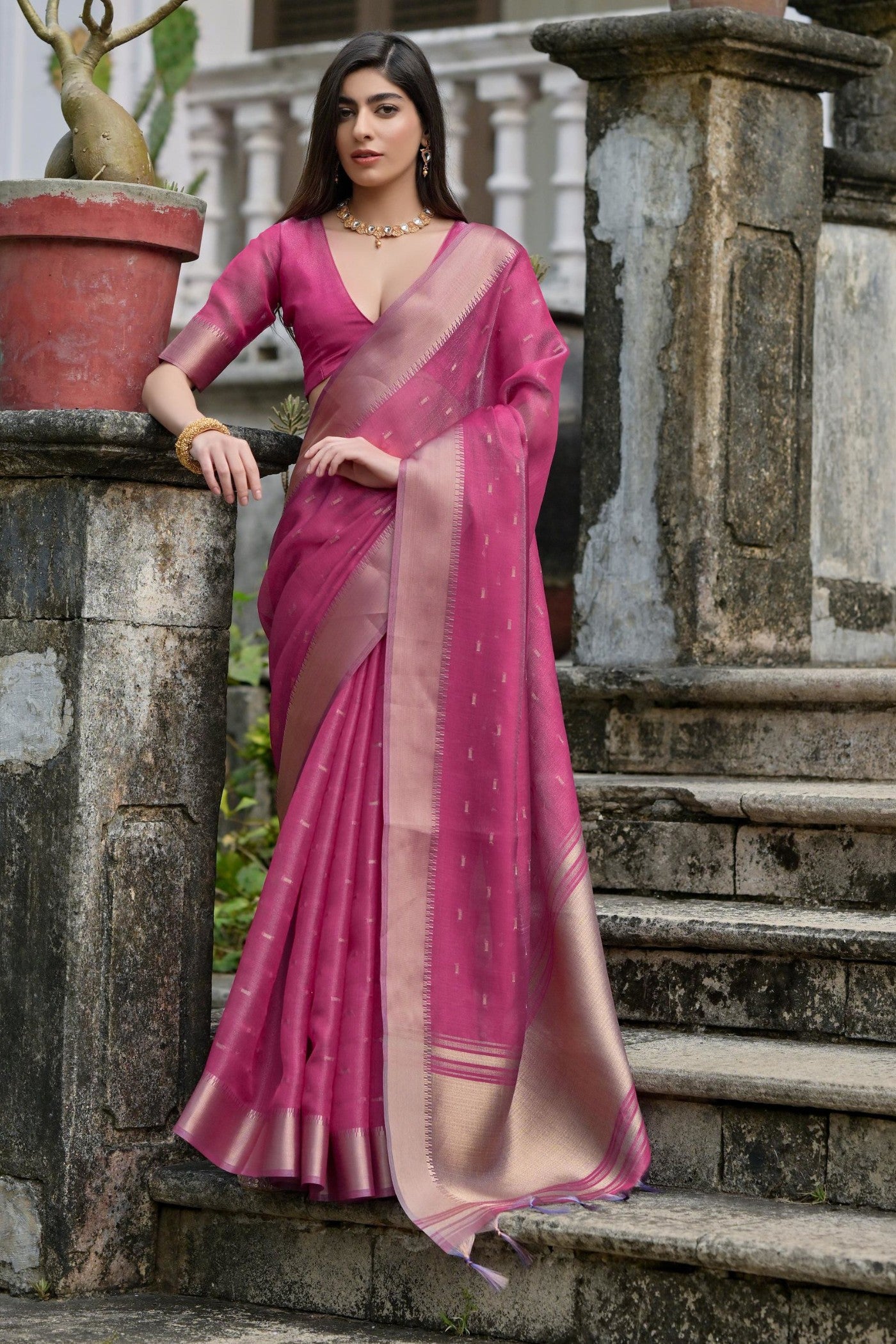 Buy MySilkLove Magenta Pink Woven Banarasi Saree Online