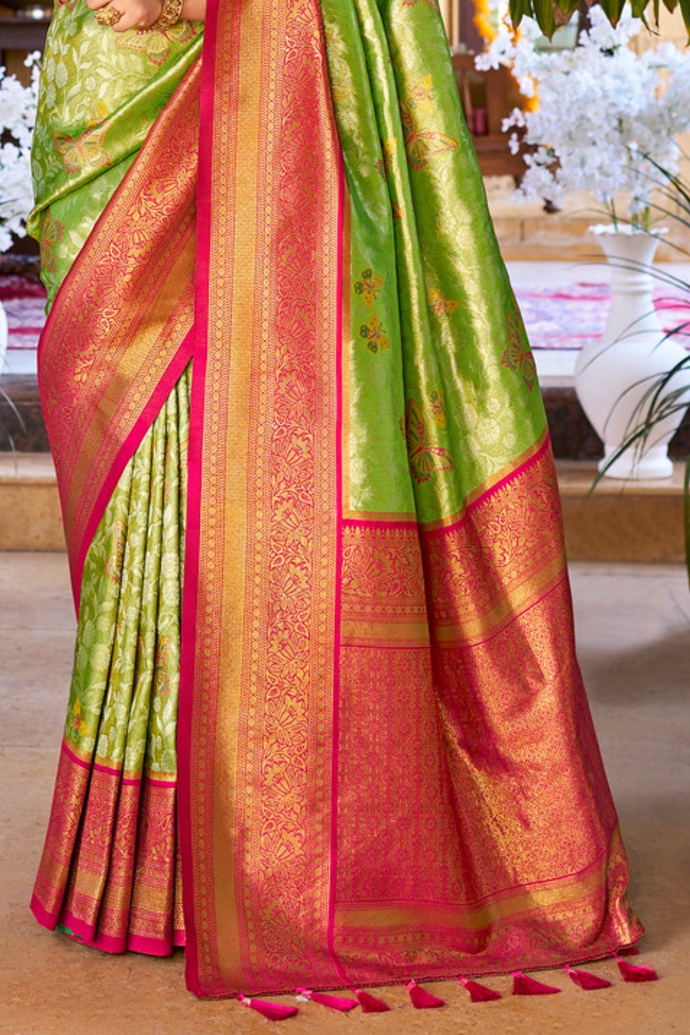 Buy MySilkLove Peridot Green Woven Kanjivaram Saree Online