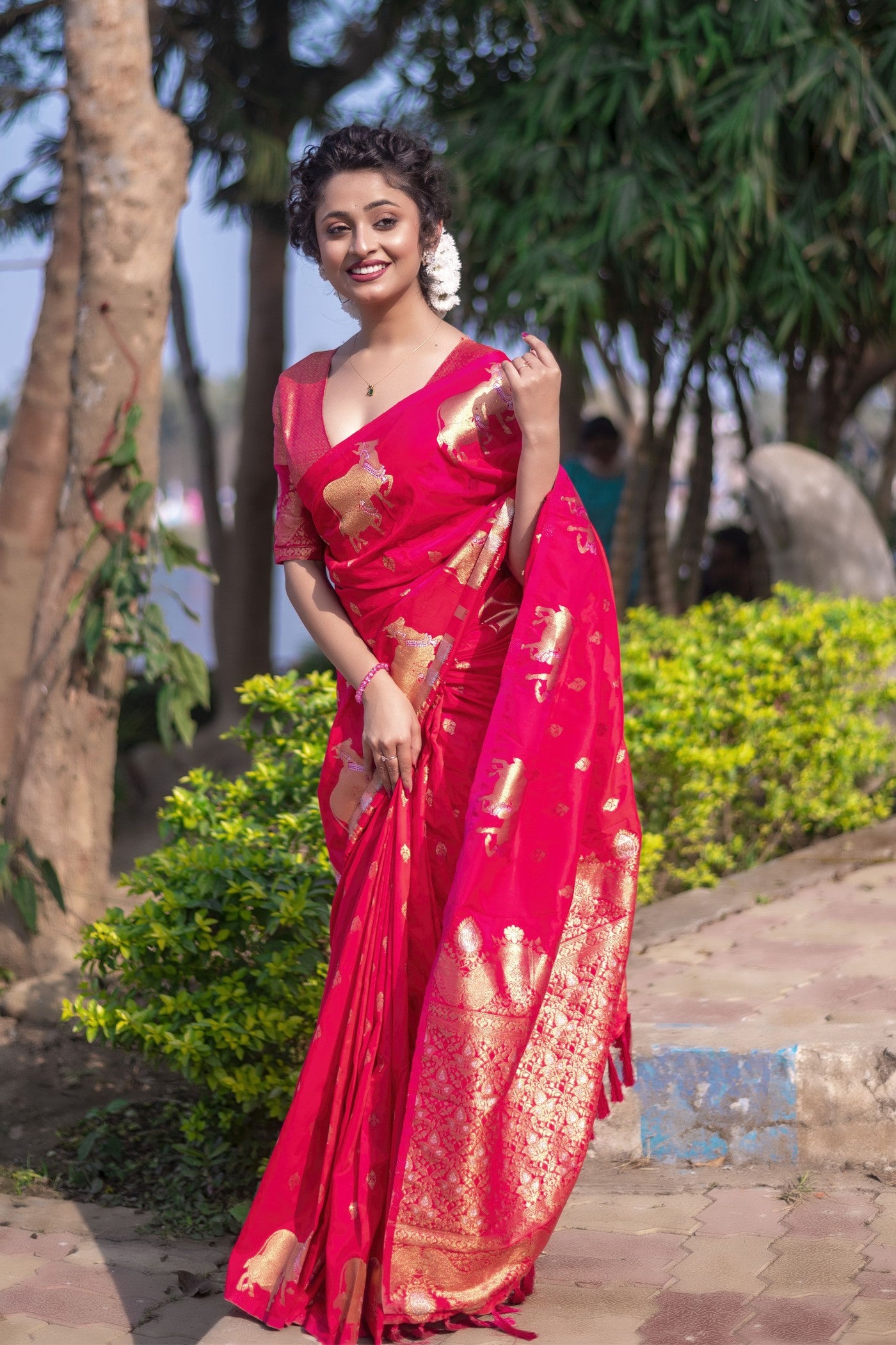 Buy MySilkLove Hot Pink Woven Banarasi Saree Online