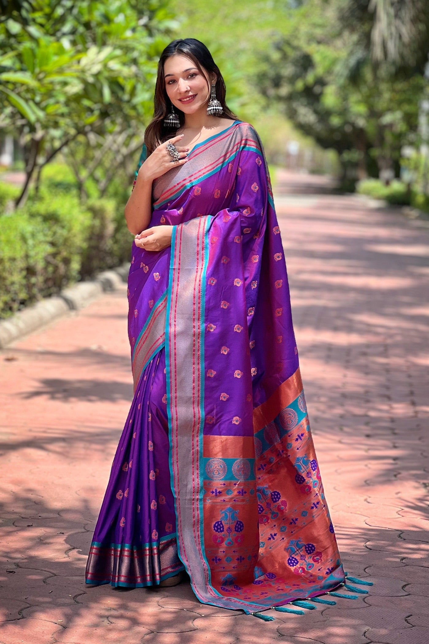 Buy MySilkLove Fuchsia Purple Woven Paithani Saree Online