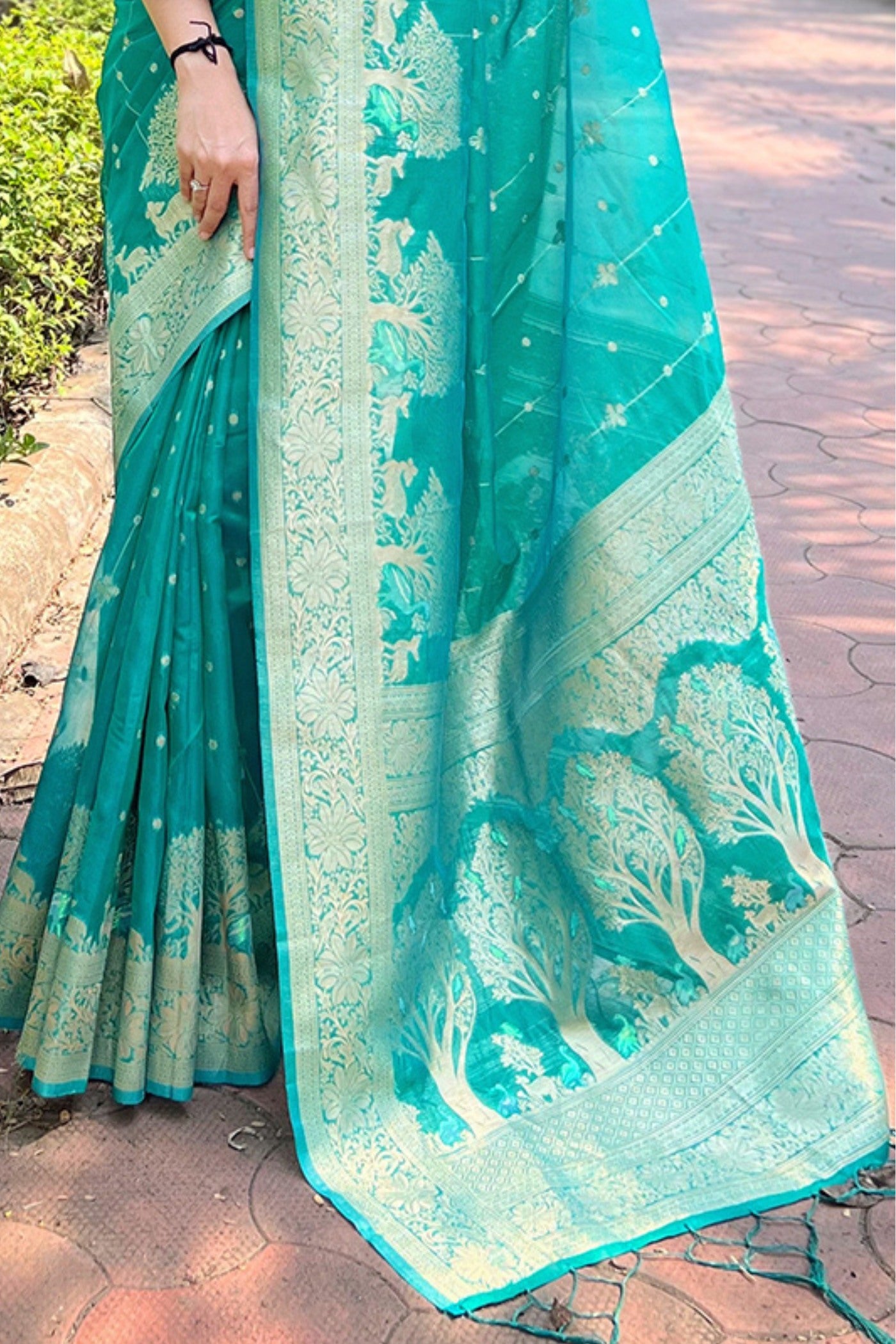 Buy MySilkLove Roma Green Zari Woven Organza Saree Online