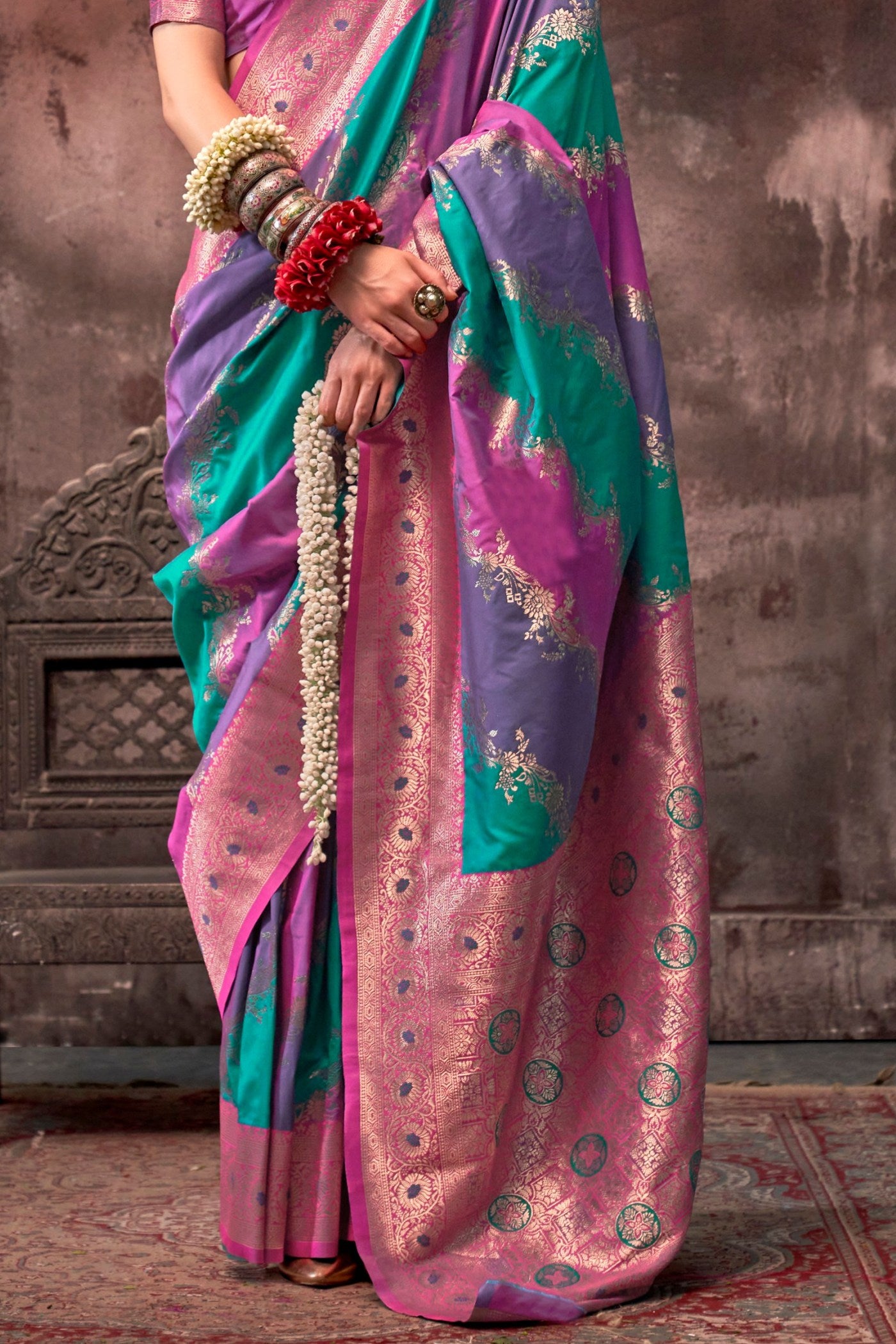 Buy MySilkLove Lochinvar Green and Purple Rangkaat Handloom Banarasi Saree Online