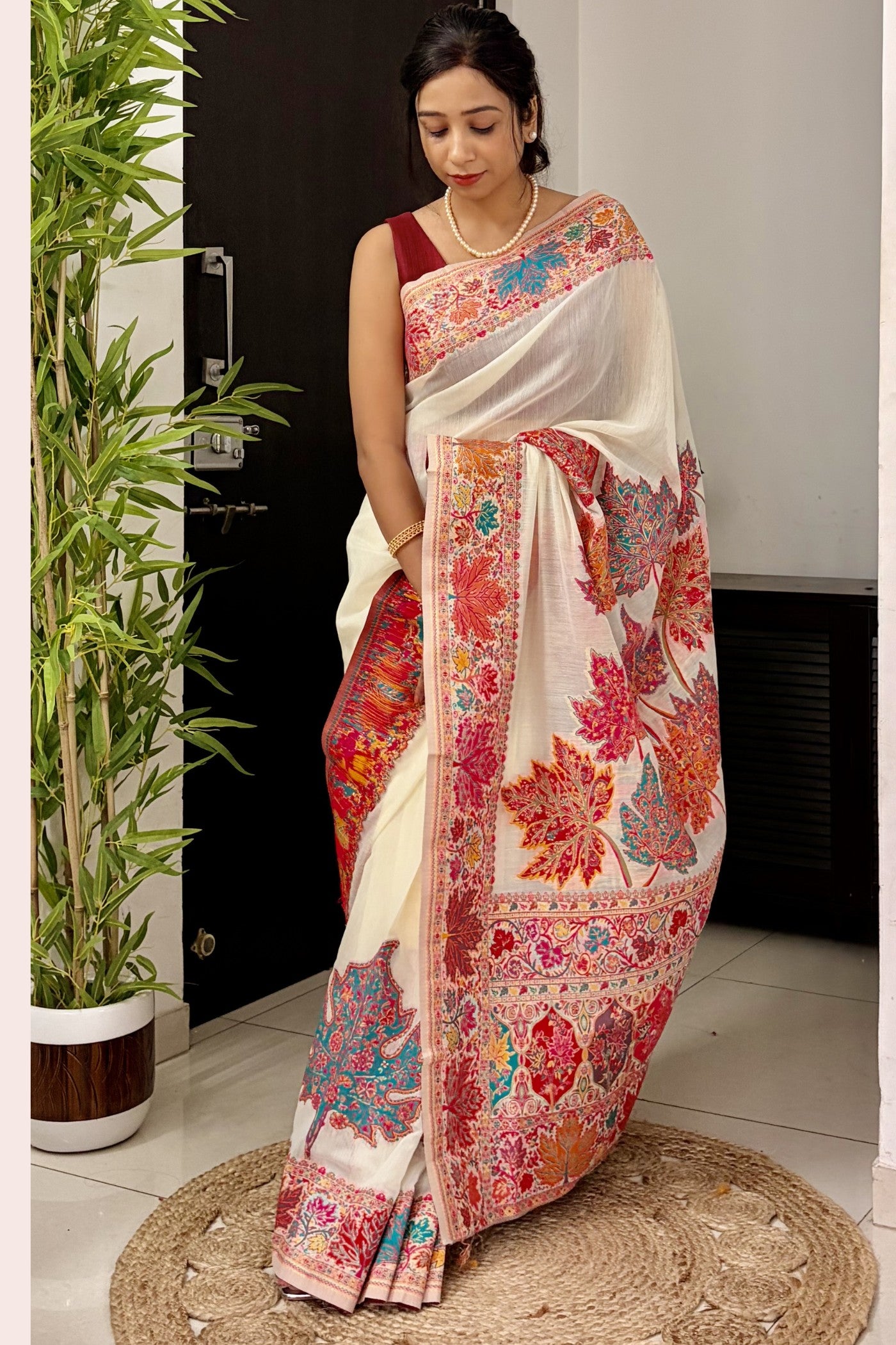 Buy MySilkLove Oyster White Kashmiri Handloom Jamewar Saree Online