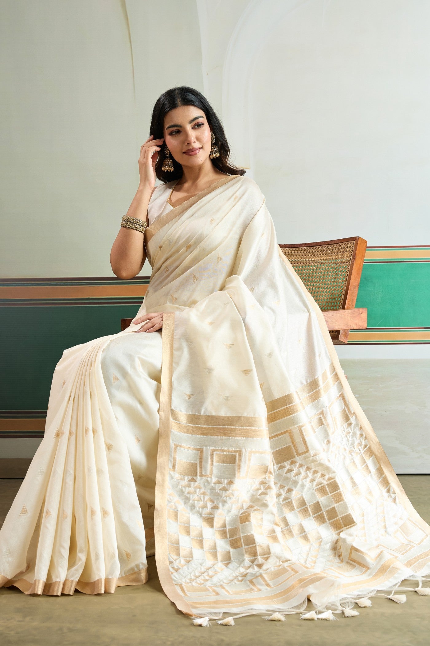 Buy MySilkLove Ghost White Tussar Handloom Silk Saree Online
