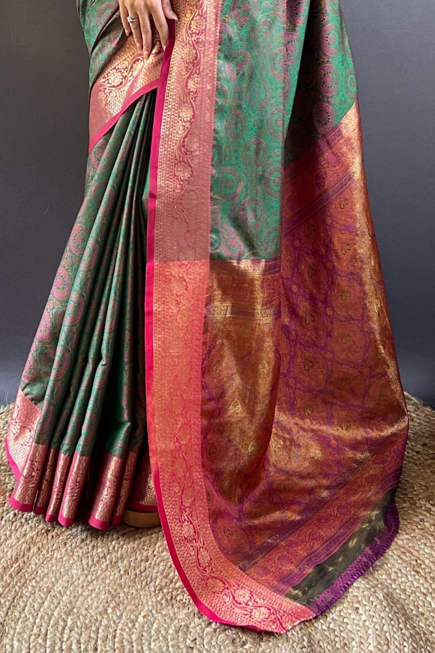 Buy MySilkLove Como Green Woven Banarasi Saree Online