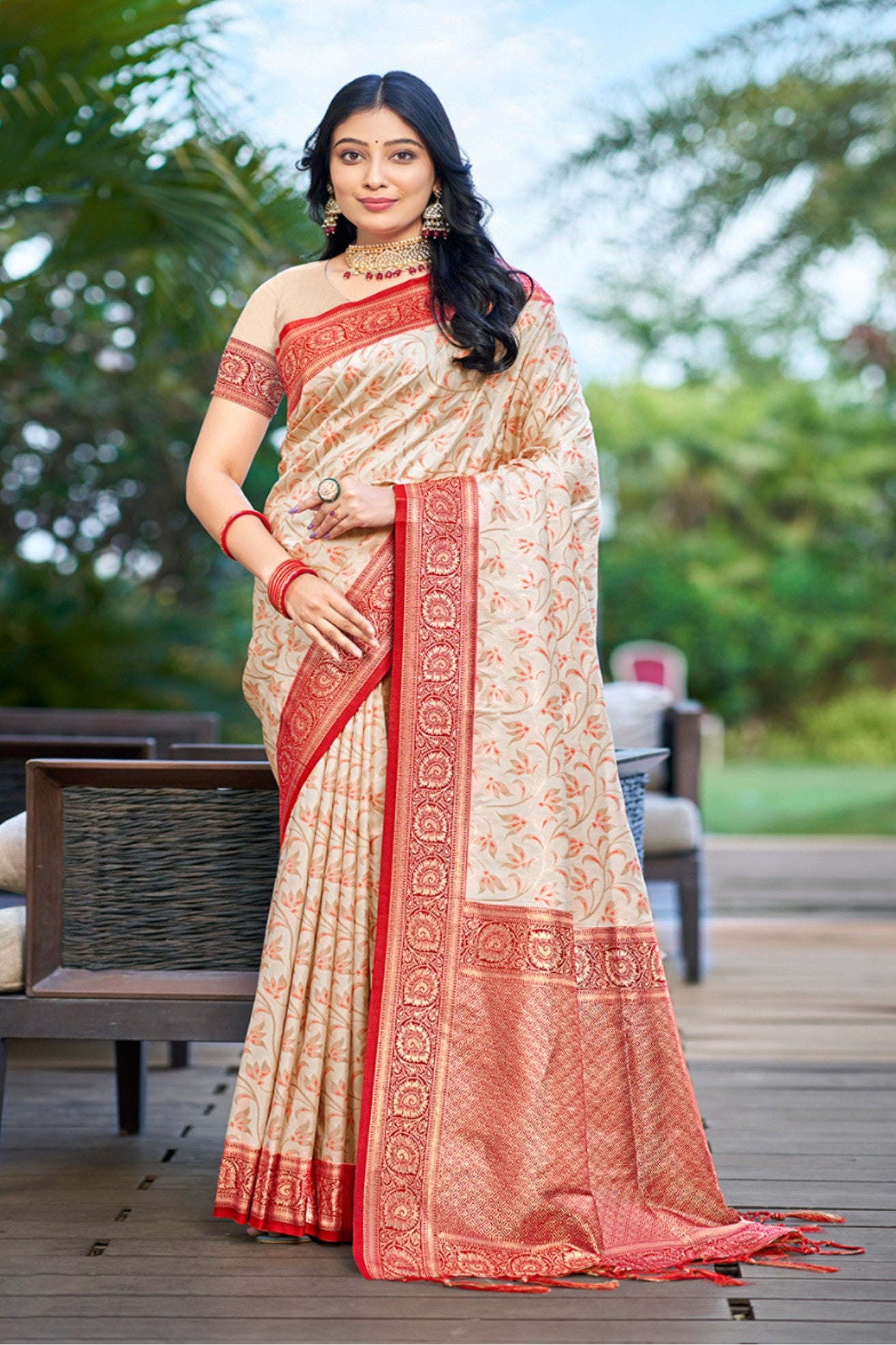 Buy MySilkLove Vanila Cream Woven Banarasi Saree Online