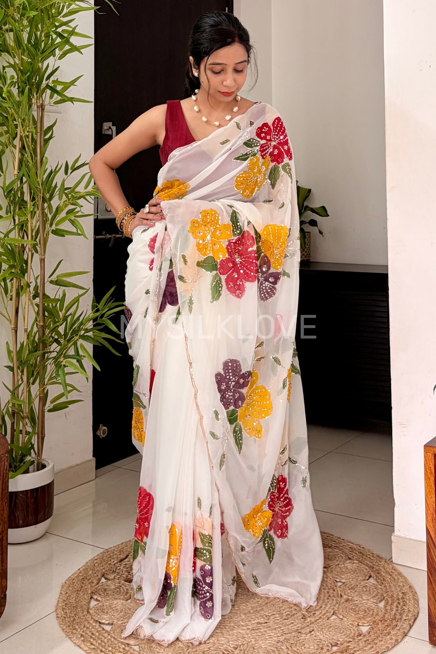 Buy MySilkLove Diamond White Floral Embroidered Georgette Saree Online