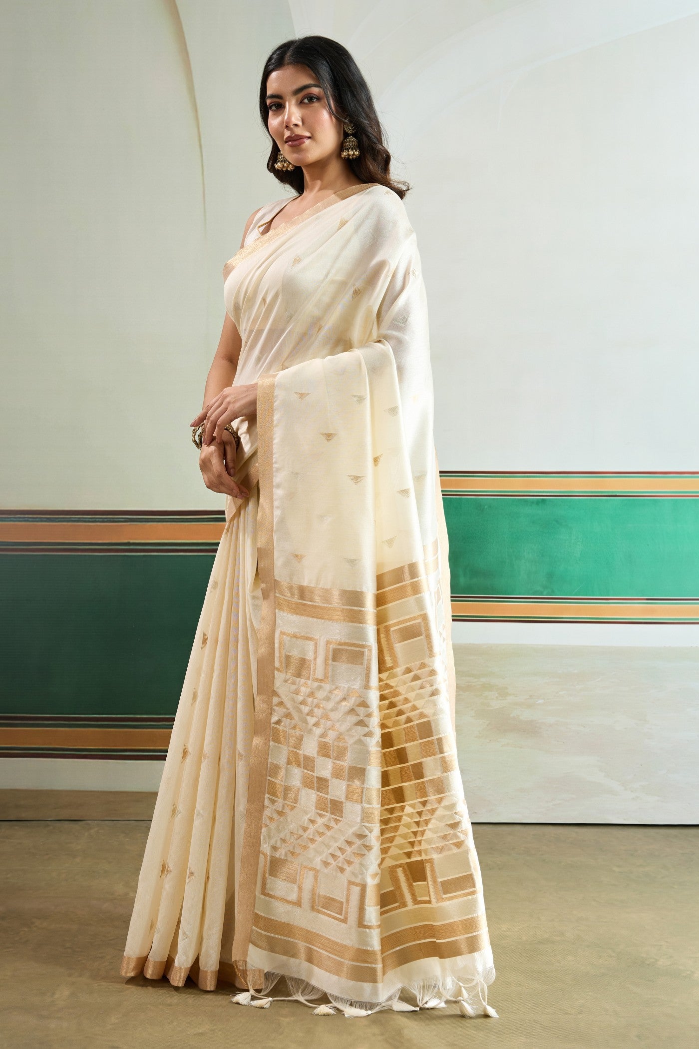 Buy MySilkLove Ghost White Tussar Handloom Silk Saree Online