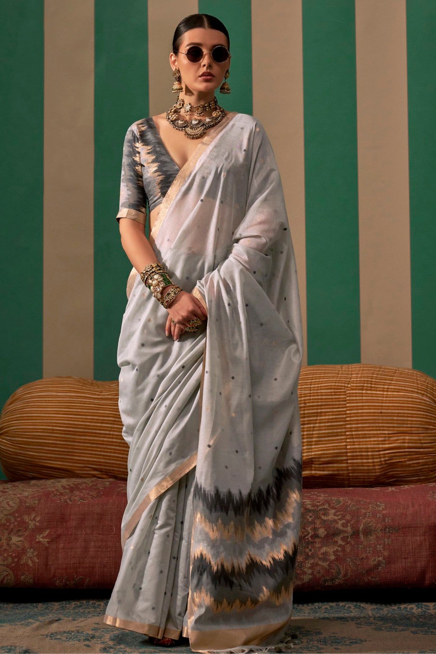 Buy MySilkLove Cold Turkey Grey Handloom Linen Saree Online