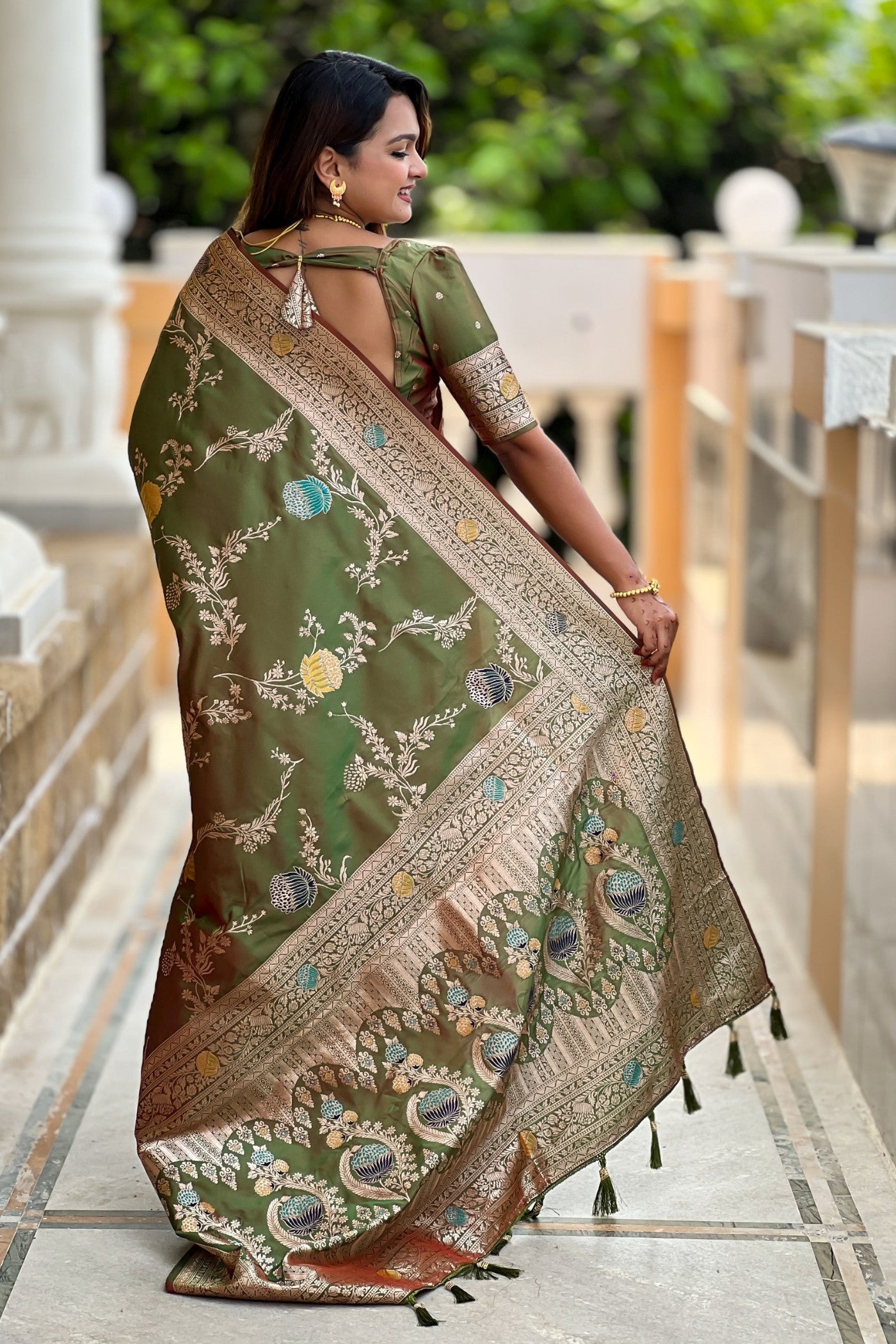 Buy MySilkLove Mehendi Green Woven Banarasi Saree Online