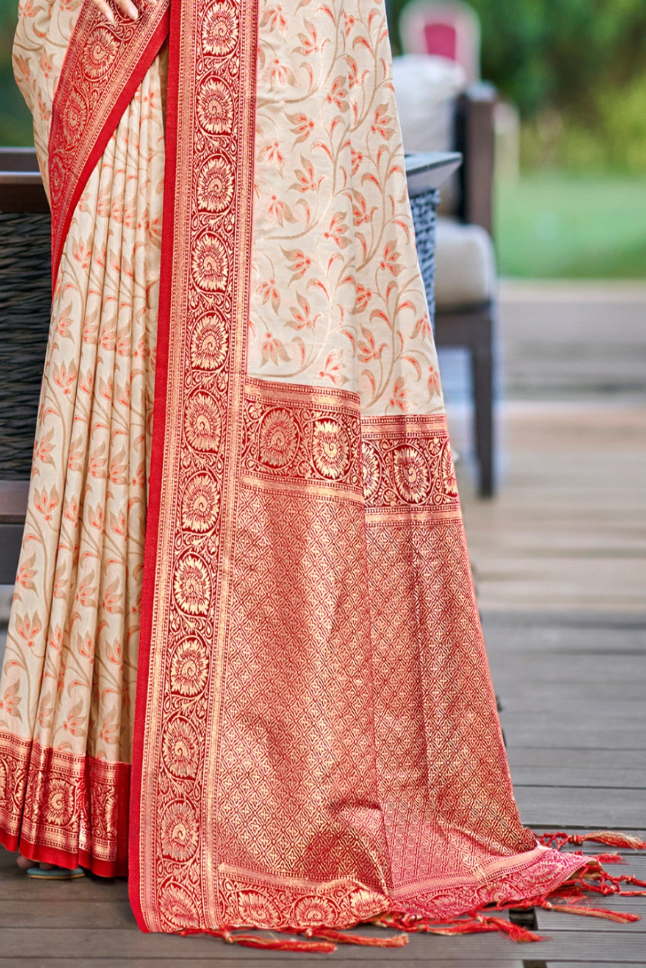 Buy MySilkLove Vanila Cream Woven Banarasi Saree Online