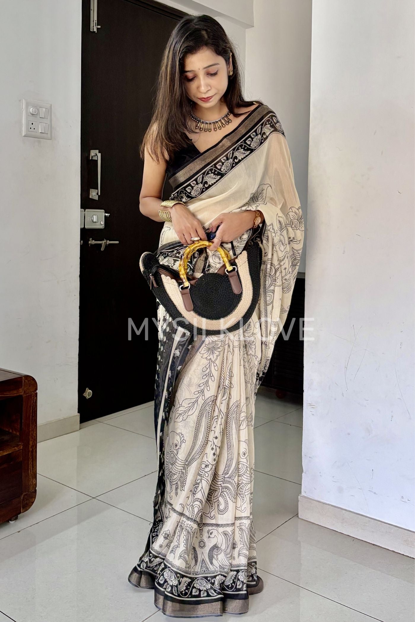 Buy MySilkLove Rashmika Mandanna Inspired- Black and Cream Mul Cotton Kalamkari Saree Online