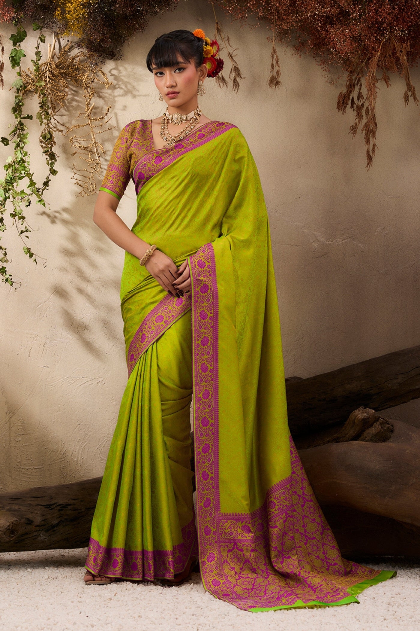 Buy MySilkLove Volt Green Woven Tanchoi Kanjivaram Saree Online