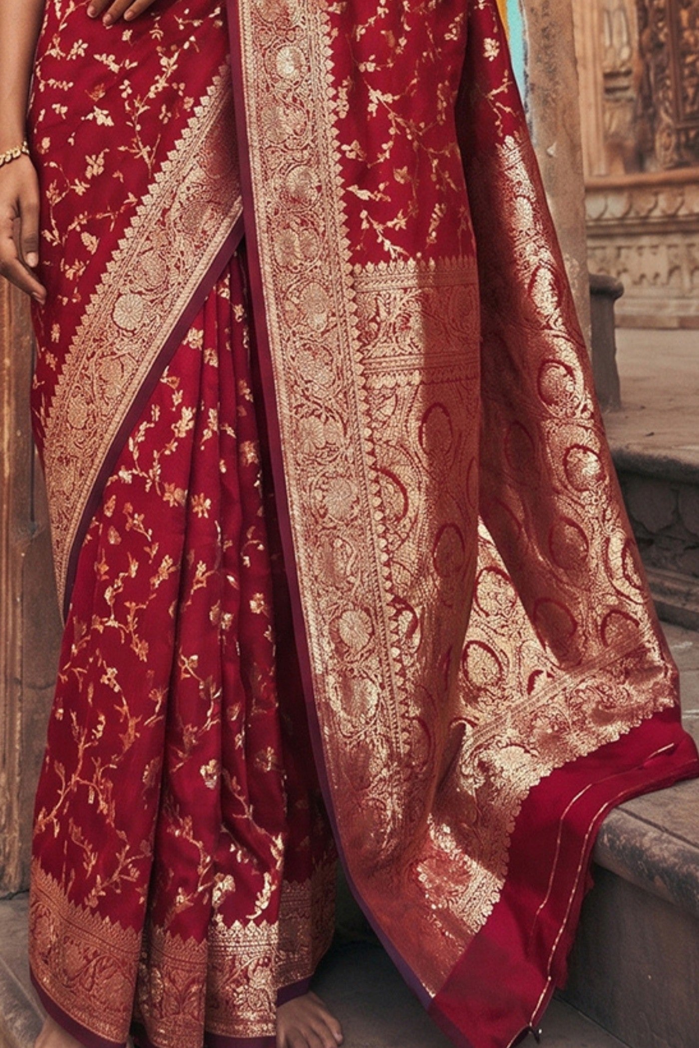 Buy MySilkLove Bride Red Woven Banarasi Saree Online