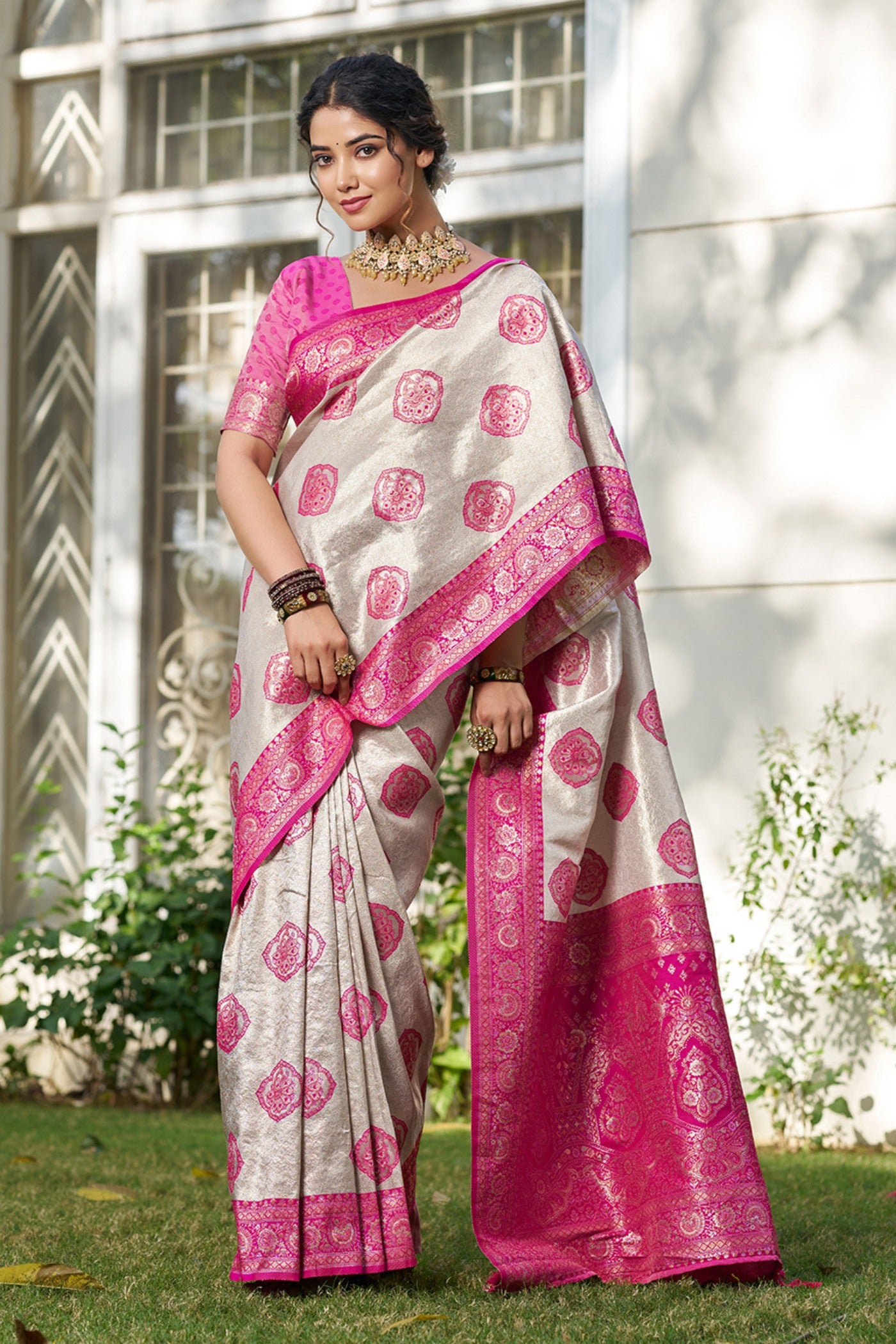 Buy MySilkLove Antique Cream and Pink Woven Banarasi Saree Online