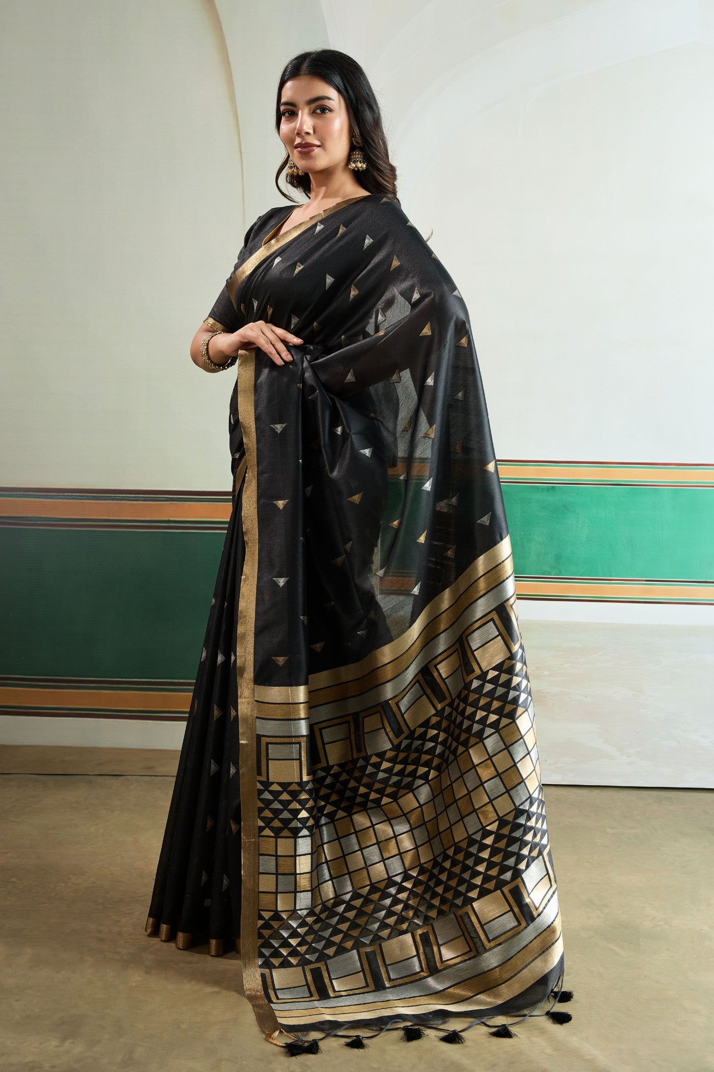 Buy MySilkLove Black Eel Tussar Handloom Silk Saree Online