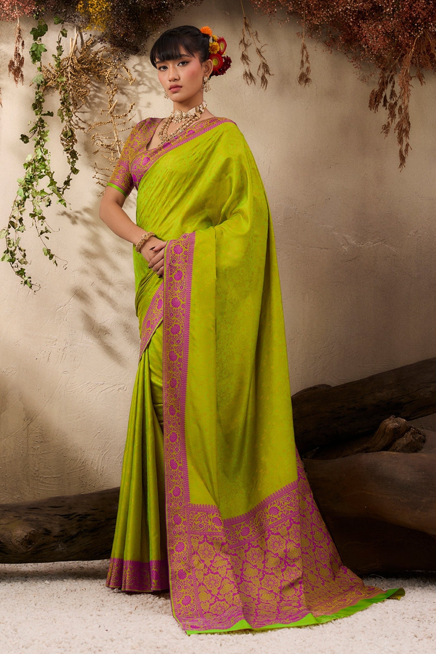 Buy MySilkLove Volt Green Woven Tanchoi Kanjivaram Saree Online