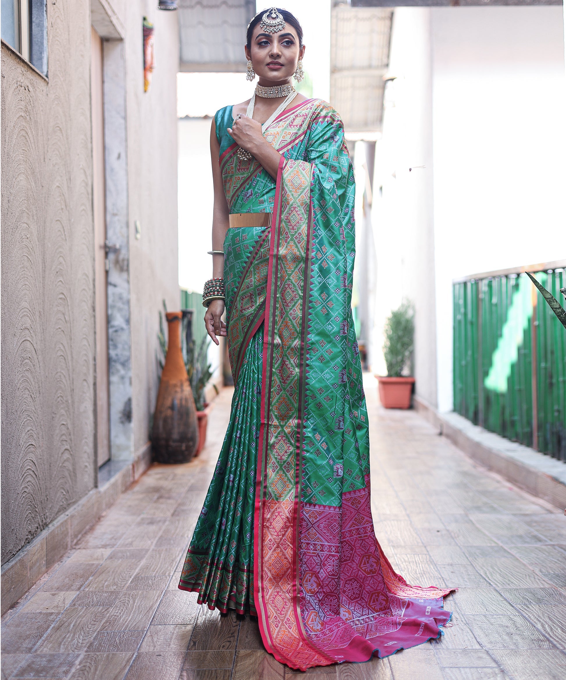 Buy MySilkLove Malachite Green Woven Contrast Patola Silk Saree Online