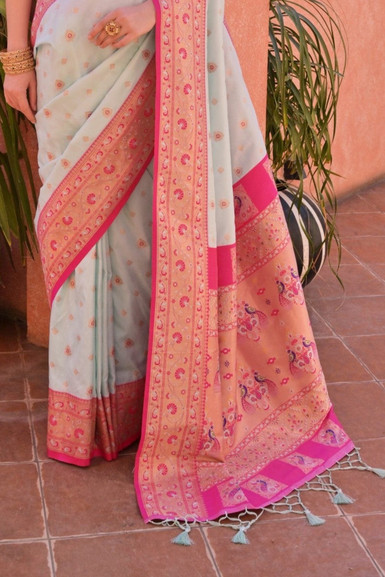 Buy MySilkLove Clam Shell White and Pink Zari Woven Paithani Saree Online