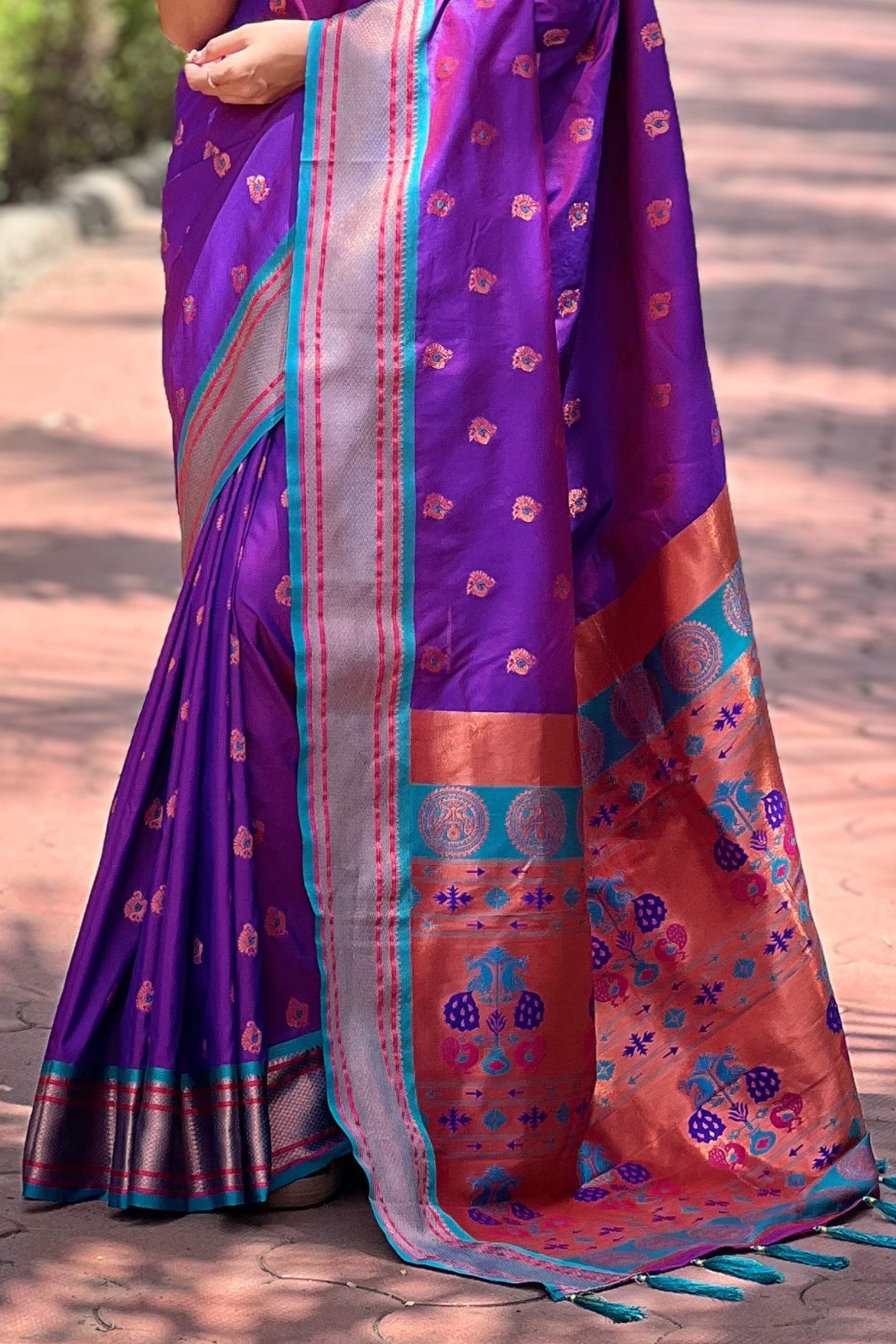 Buy MySilkLove Fuchsia Purple Woven Paithani Saree Online