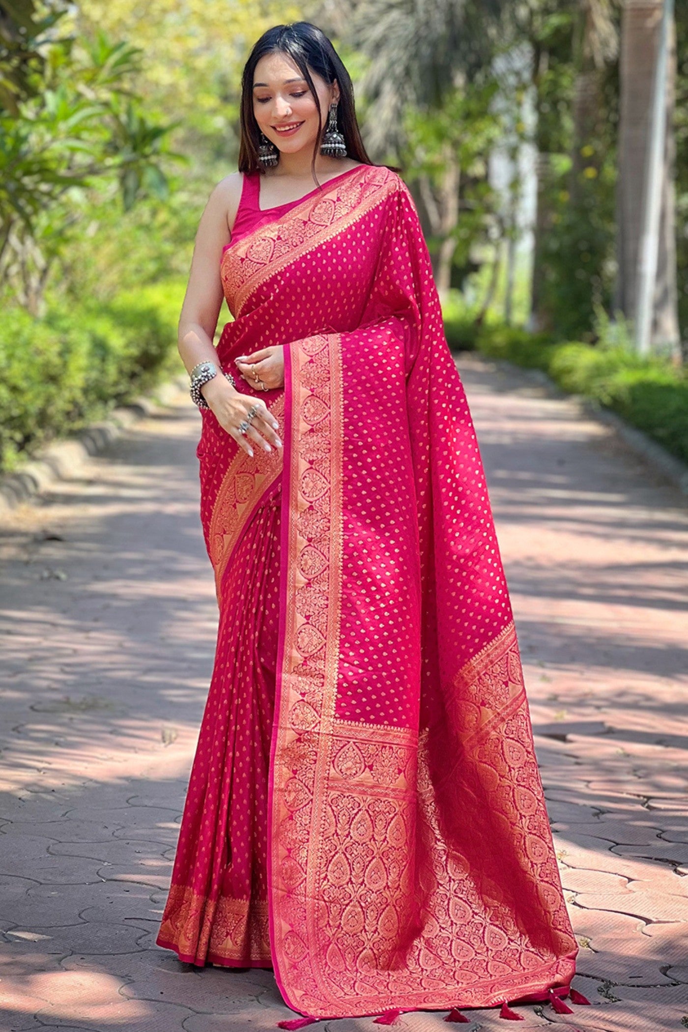 Buy MySilkLove Crimson Pink Zari Woven Banarasi Saree Online