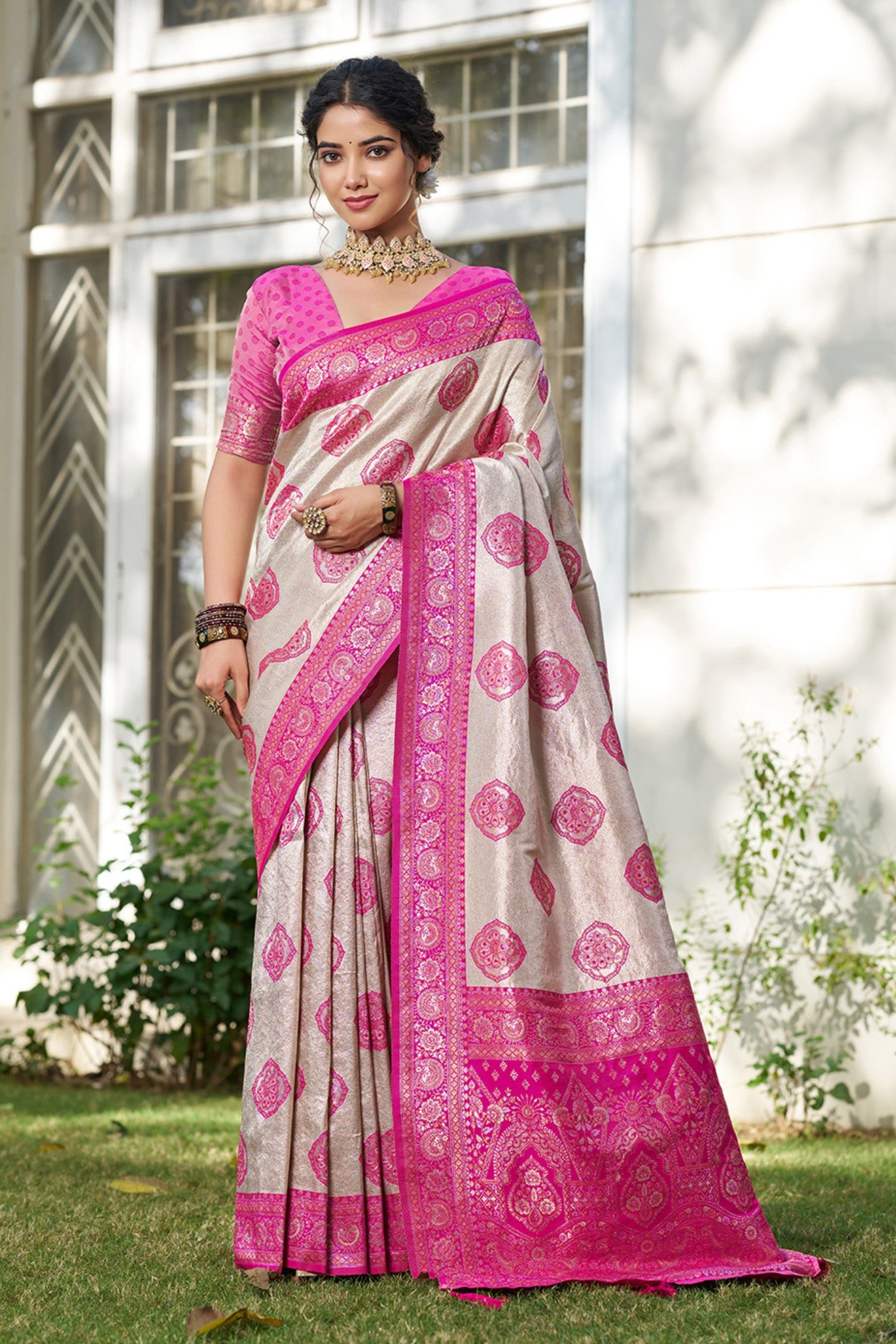 Buy MySilkLove Antique Cream and Pink Woven Banarasi Saree Online
