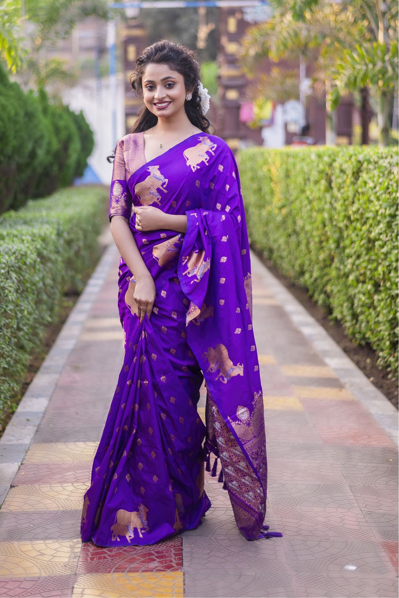 Buy MySilkLove Magenta Purple Woven Banarasi Saree Online