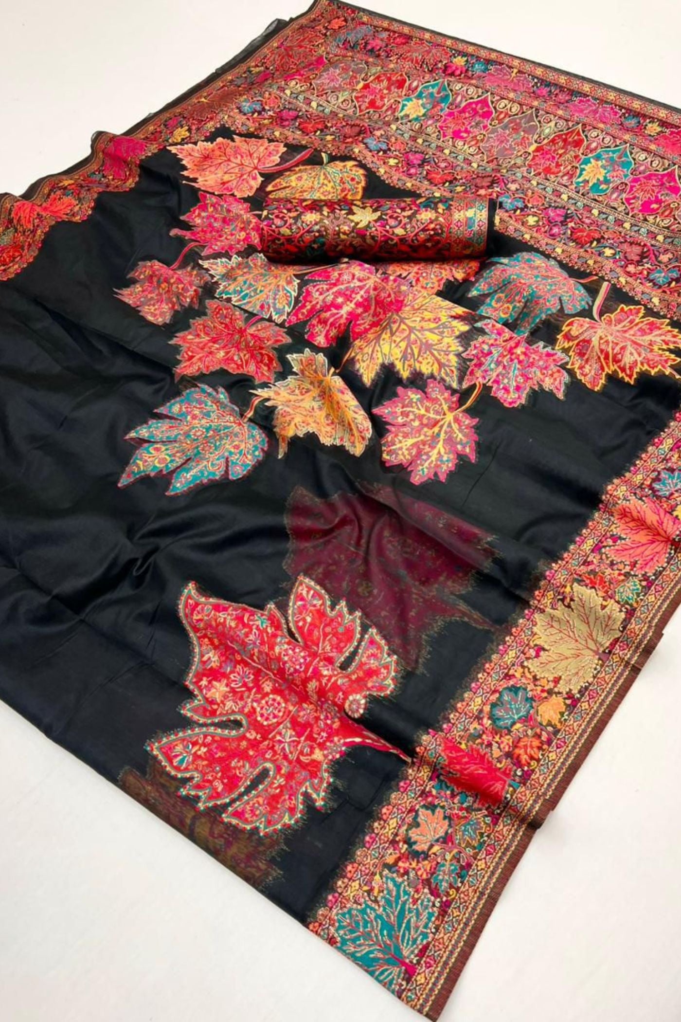 Buy MySilkLove Oyster White Kashmiri Handloom Jamewar Saree Online