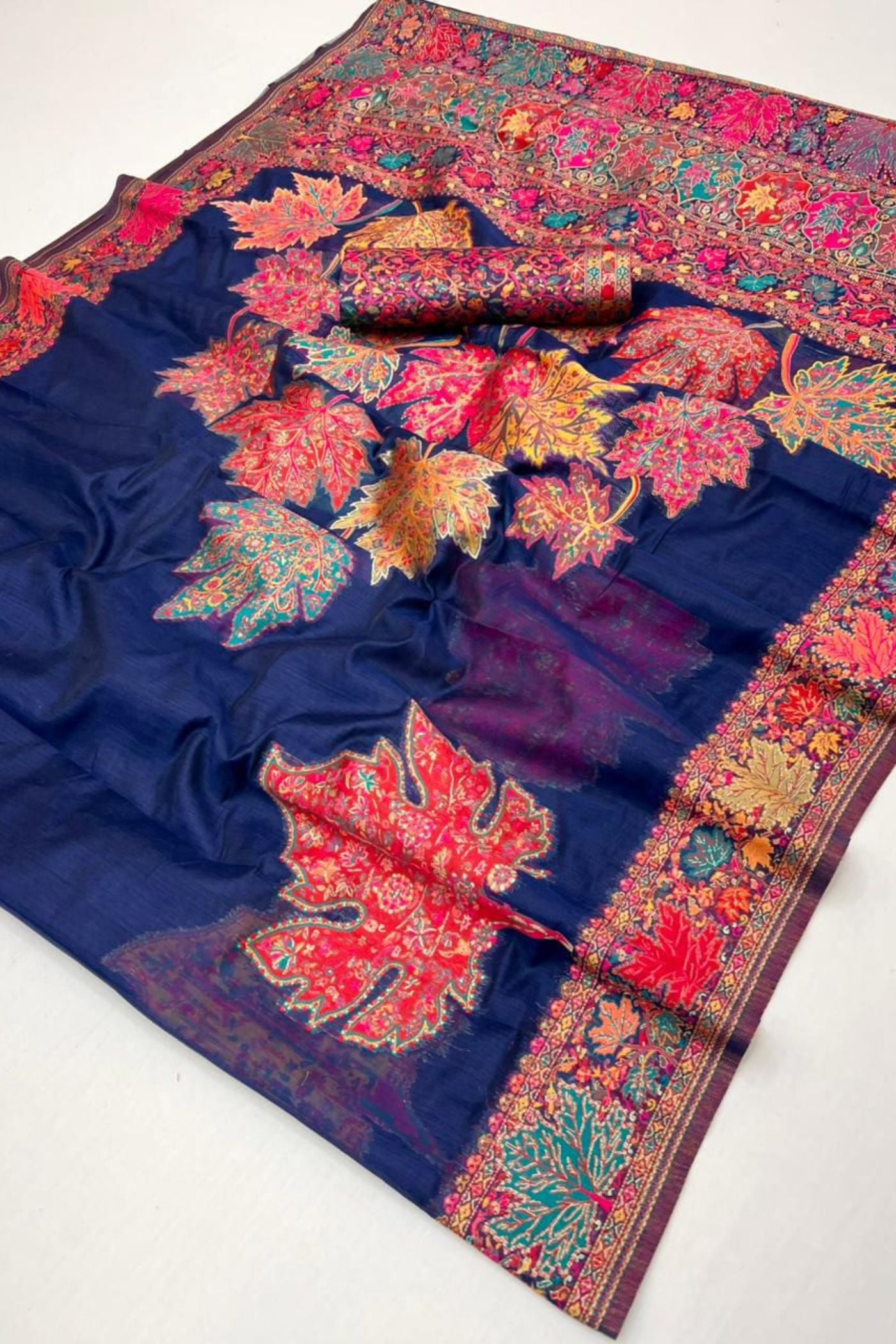 Buy MySilkLove Oyster White Kashmiri Handloom Jamewar Saree Online