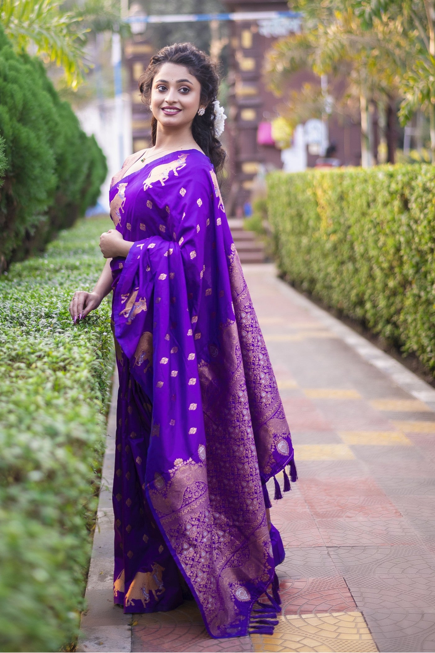 Buy MySilkLove Magenta Purple Woven Banarasi Saree Online