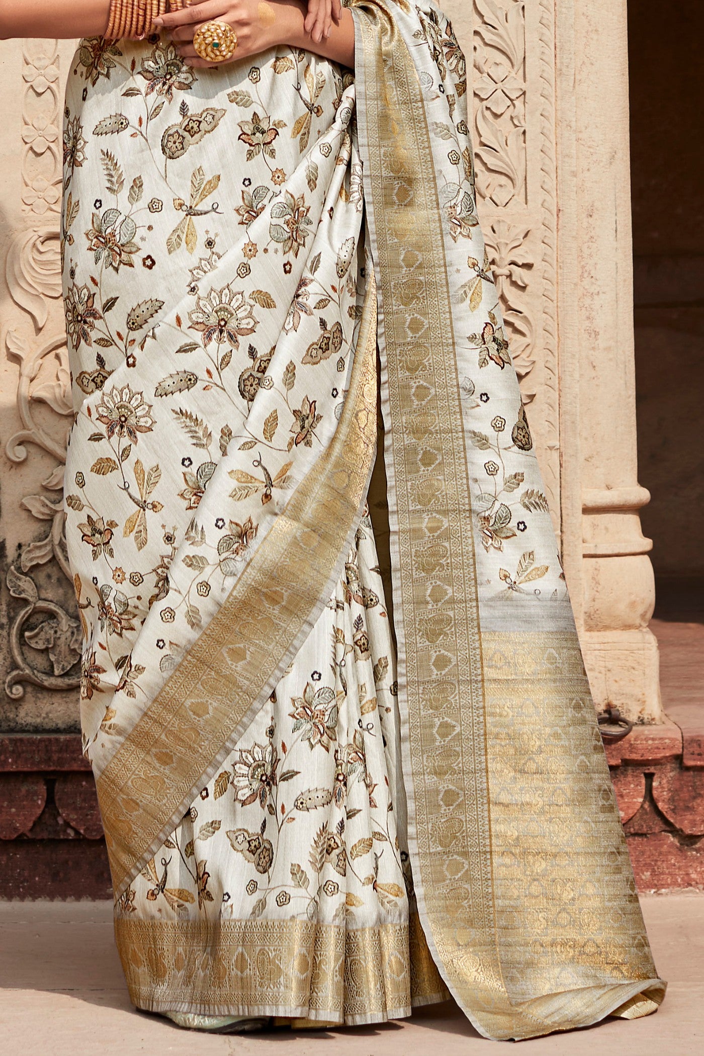 Buy MySilkLove Ashter White Banarasi Handloom Saree Online