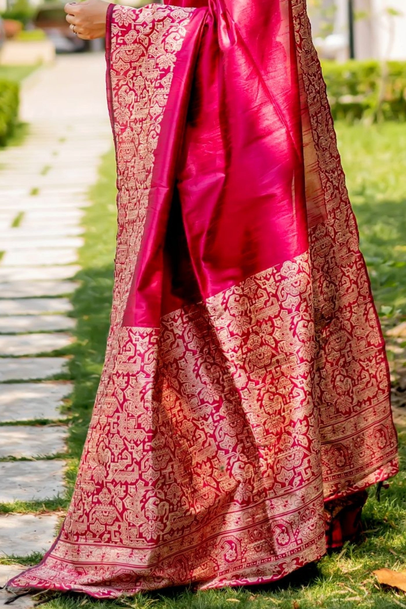 Buy MySilkLove Fuchsia Pink Banarasi Handloom Raw Silk Saree Online