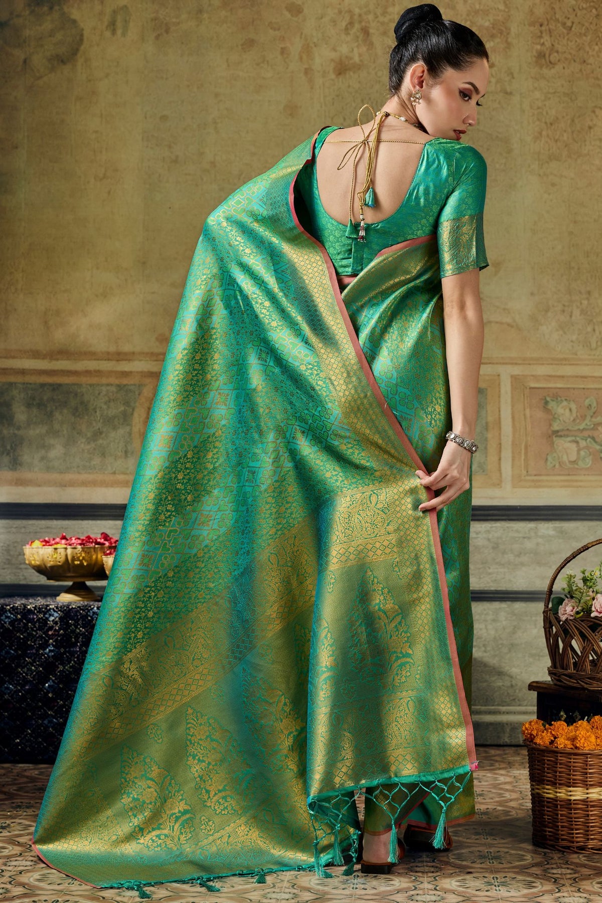 Buy MySilkLove Leaf Green Kanjivaram Handloom Saree Online