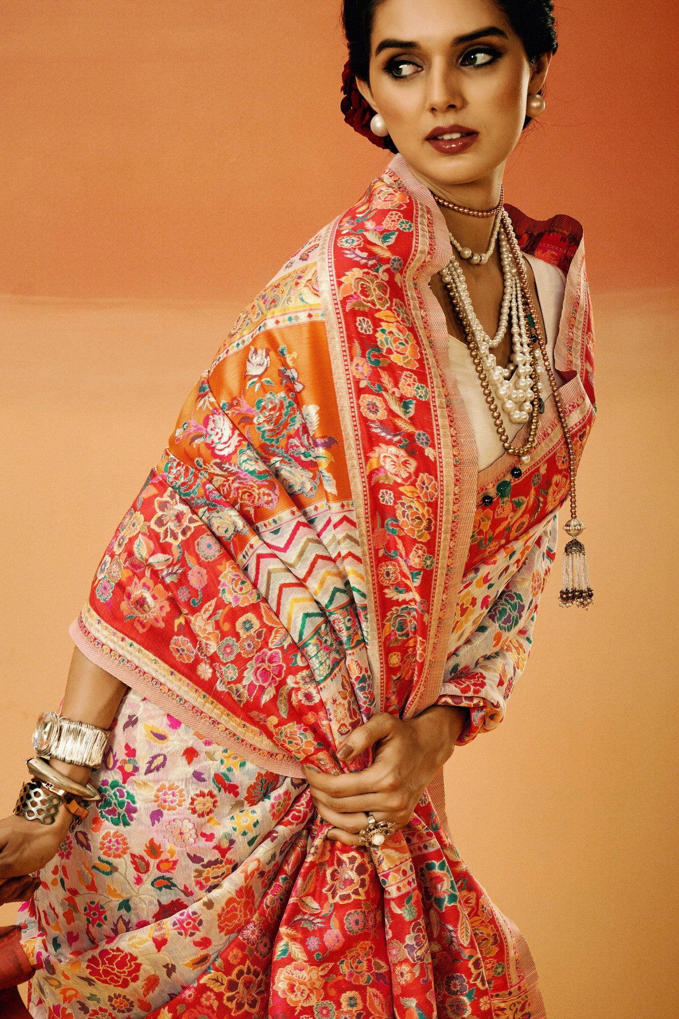 Buy MySilkLove Pastel Cream Kashmiri Handloom Jamewar Saree Online