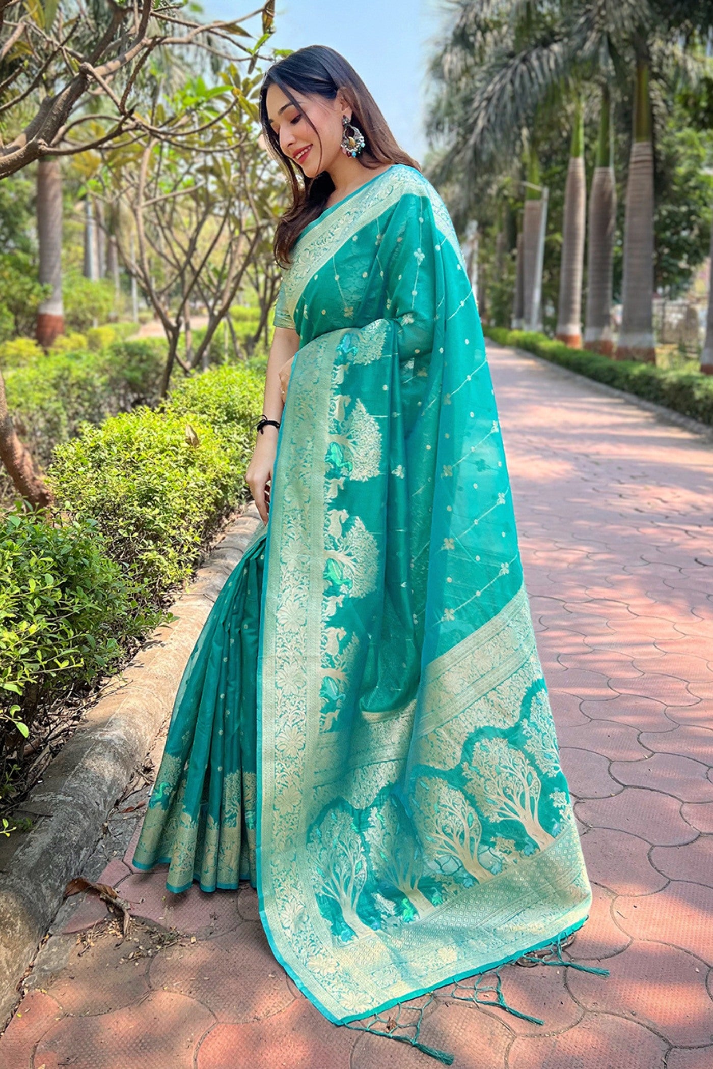 Buy MySilkLove Roma Green Zari Woven Organza Saree Online