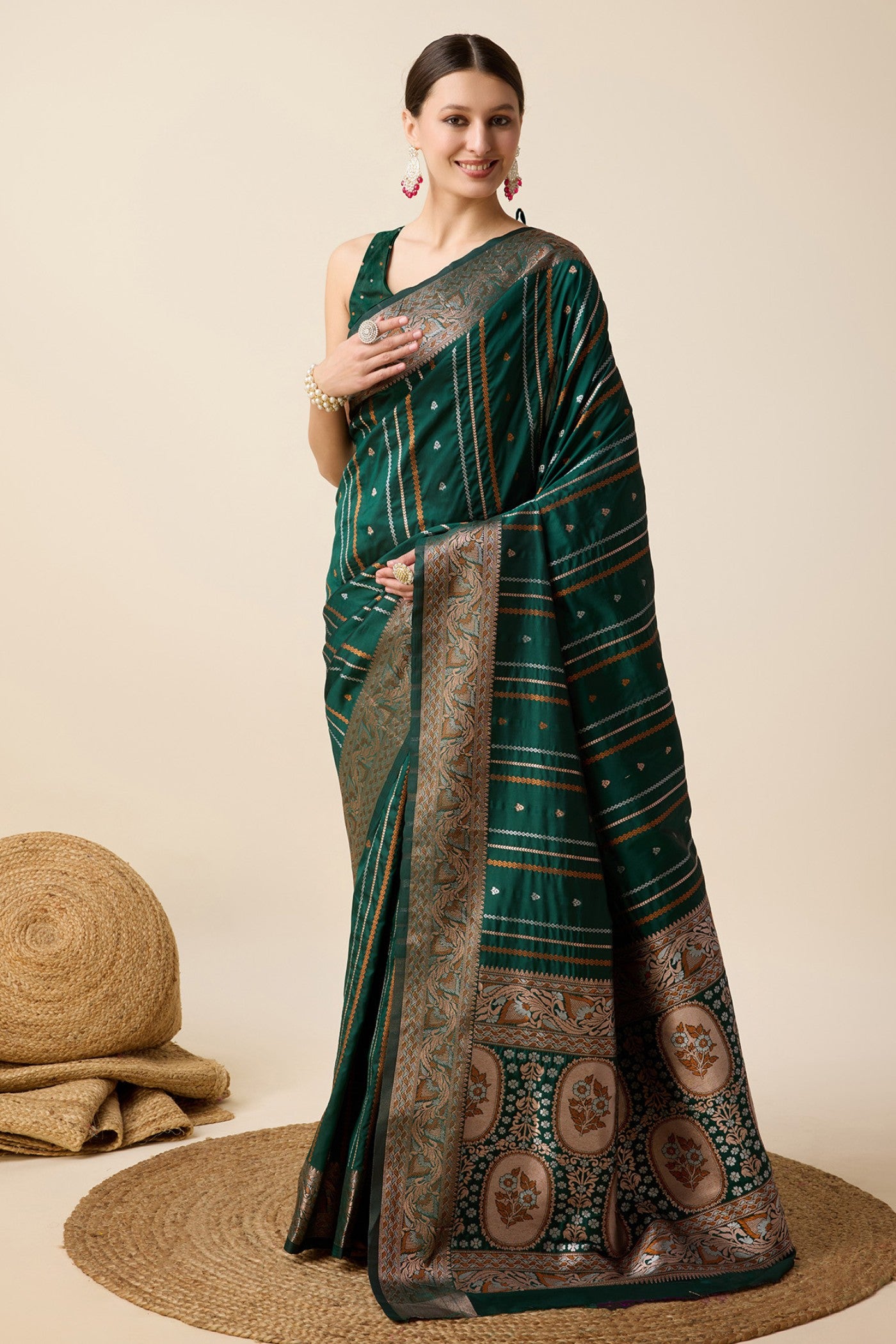 Buy MySilkLove Kelly Green Zari Woven Banarasi Saree Online